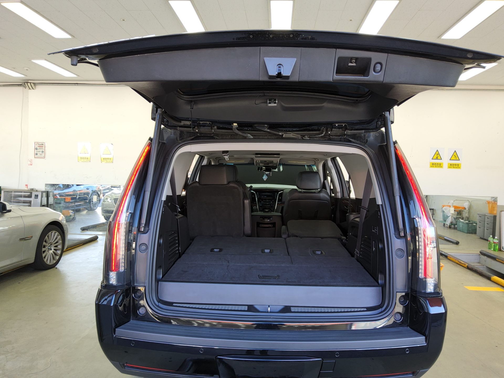 CADILLAC ESCALADE (4TH GEN) 6.2 V8 2017 - zdjęcie 15