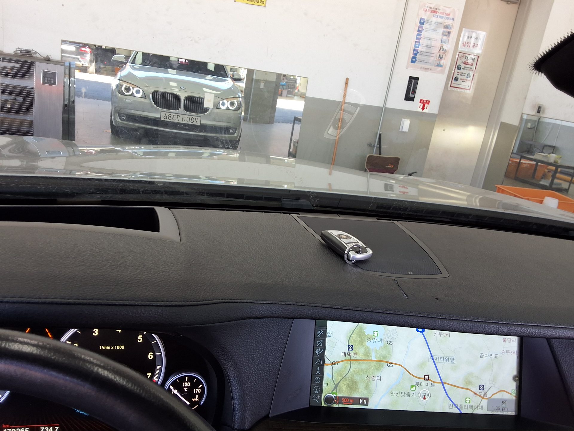 BMW 7 SERIES (5TH GEN) 740i 2012 - zdjęcie 20