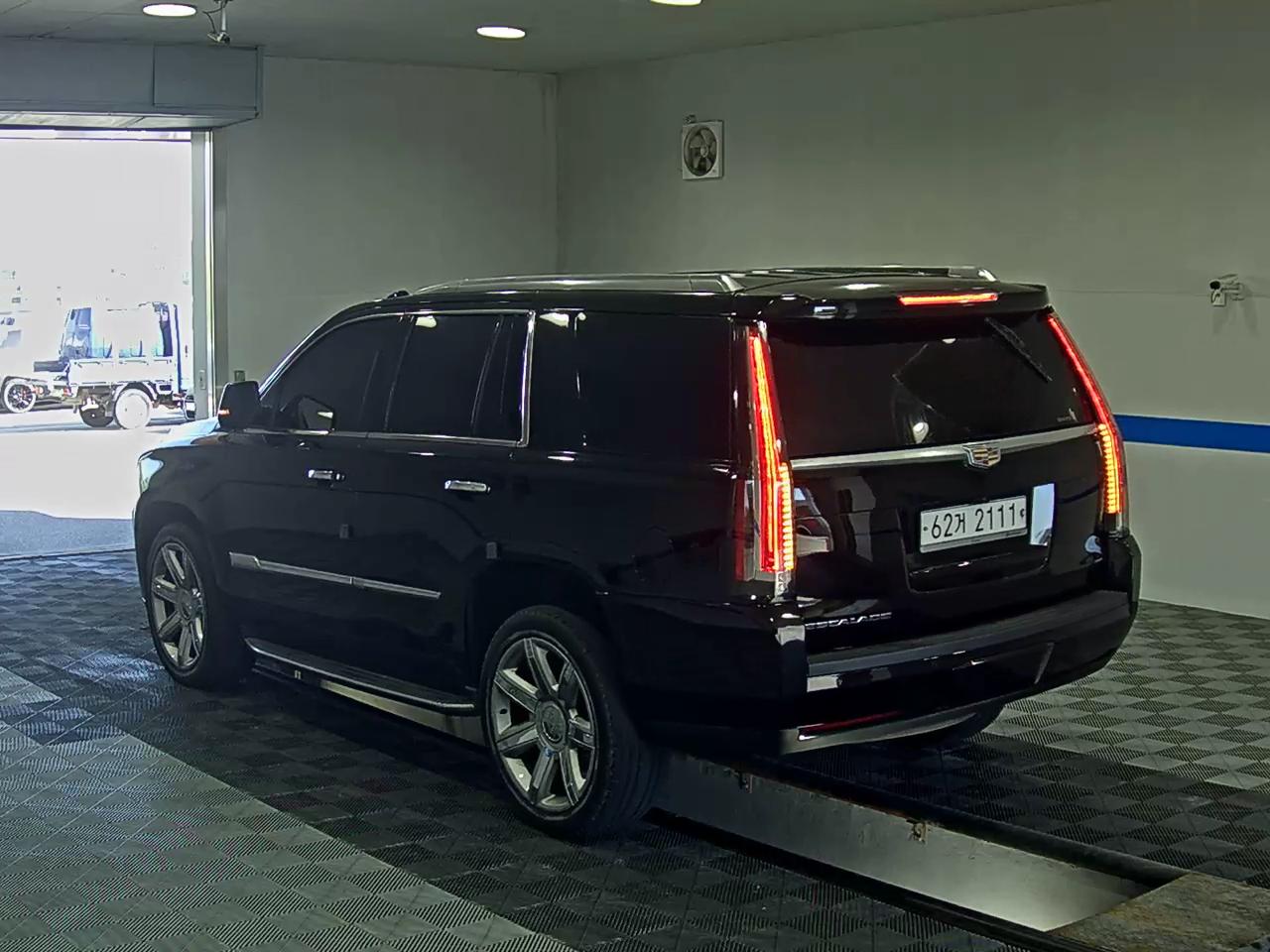CADILLAC ESCALADE (4TH GEN) 6.2 V8 2017 - zdjęcie 6