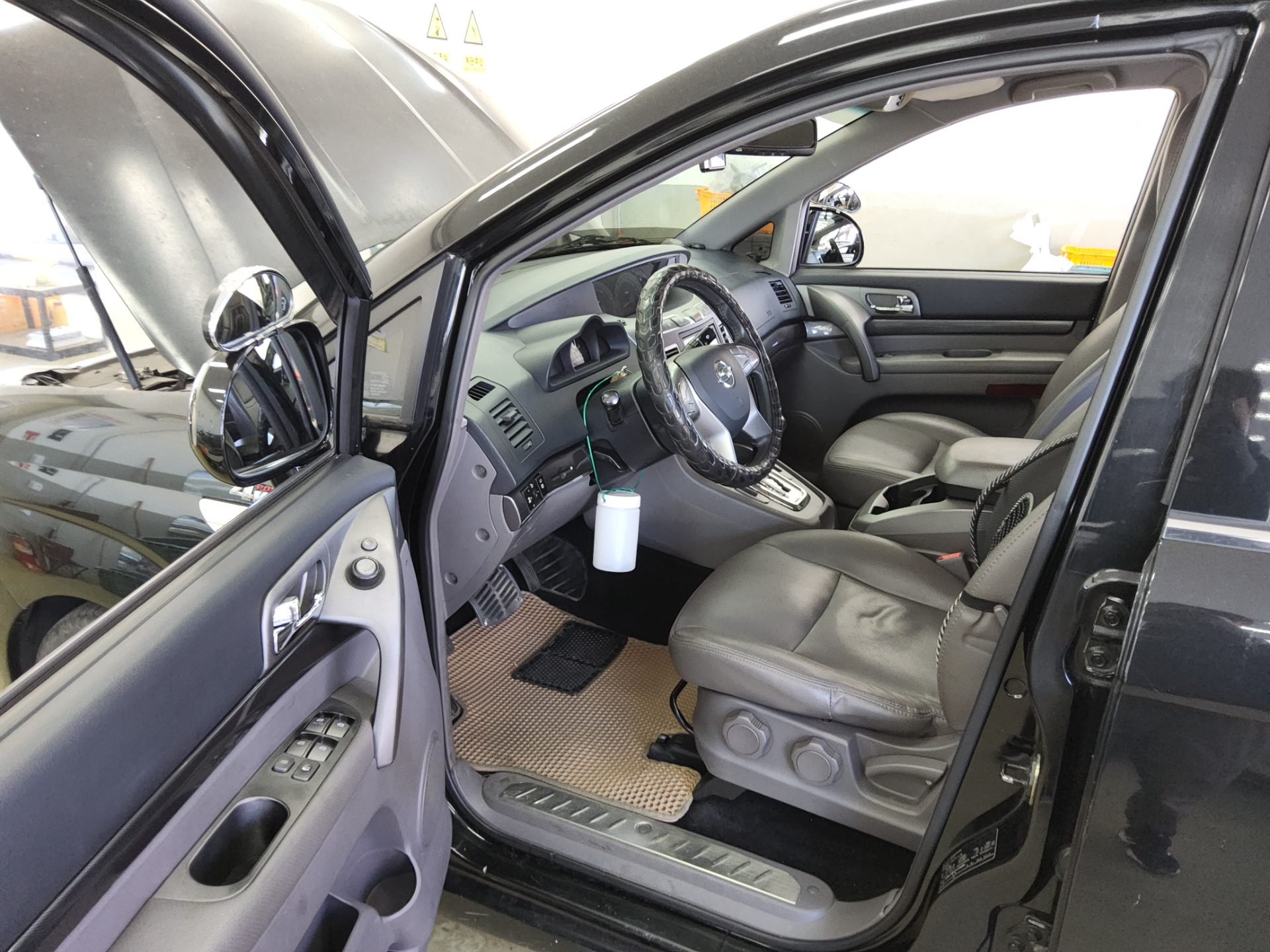 KG MOBILITY (SSANGYONG) KORANDO TOURISMO 2.0 4WD 9-SEATER EXTREME 2015 - zdjęcie 10