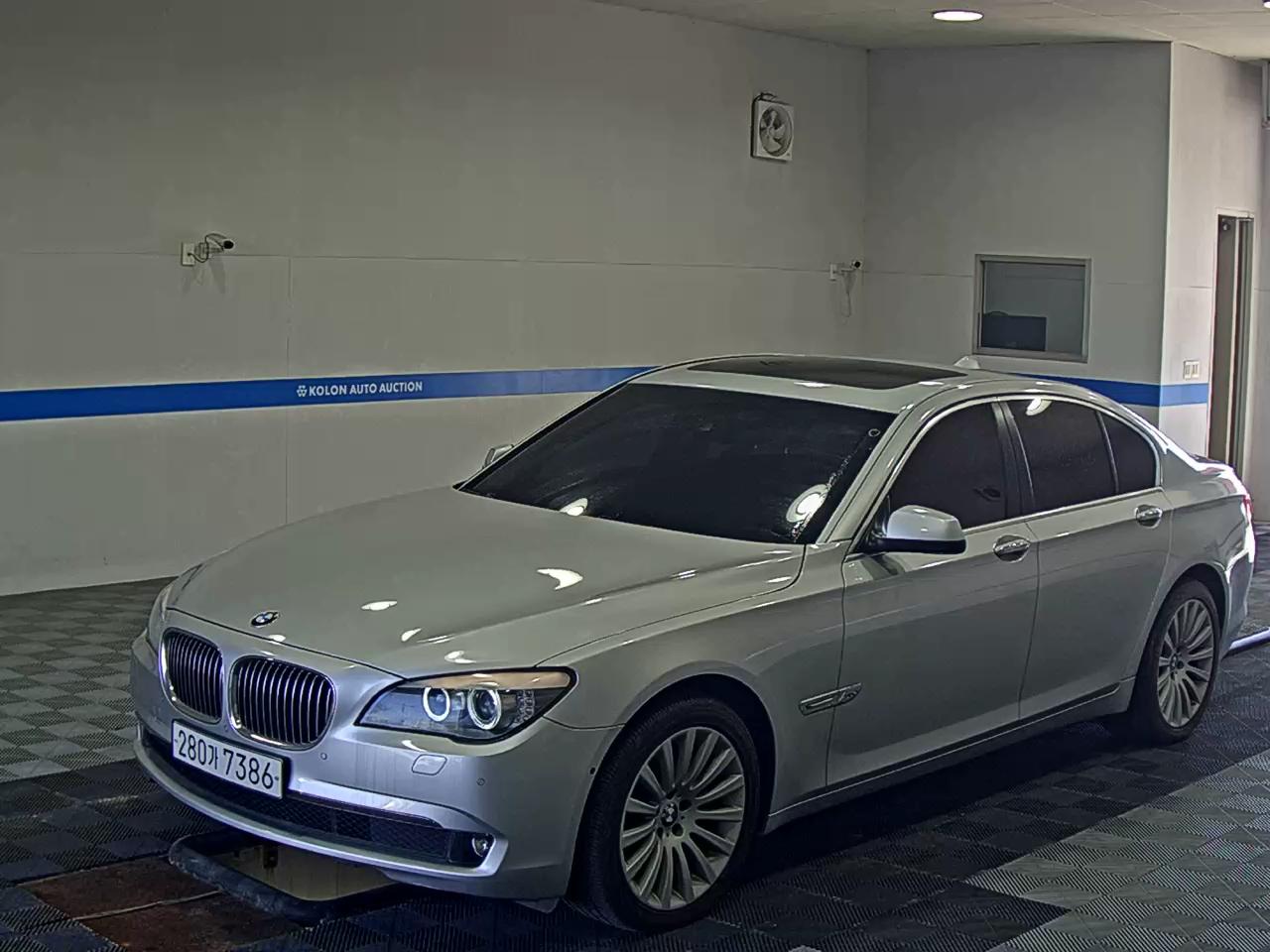 BMW 7 SERIES (5TH GEN) 740i 2012 - zdjęcie 2
