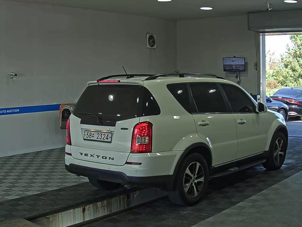KG MOBILITY (SSANGYONG) REXTON W 2.2 2WD RX7 LUXURY 2016 - zdjęcie 5