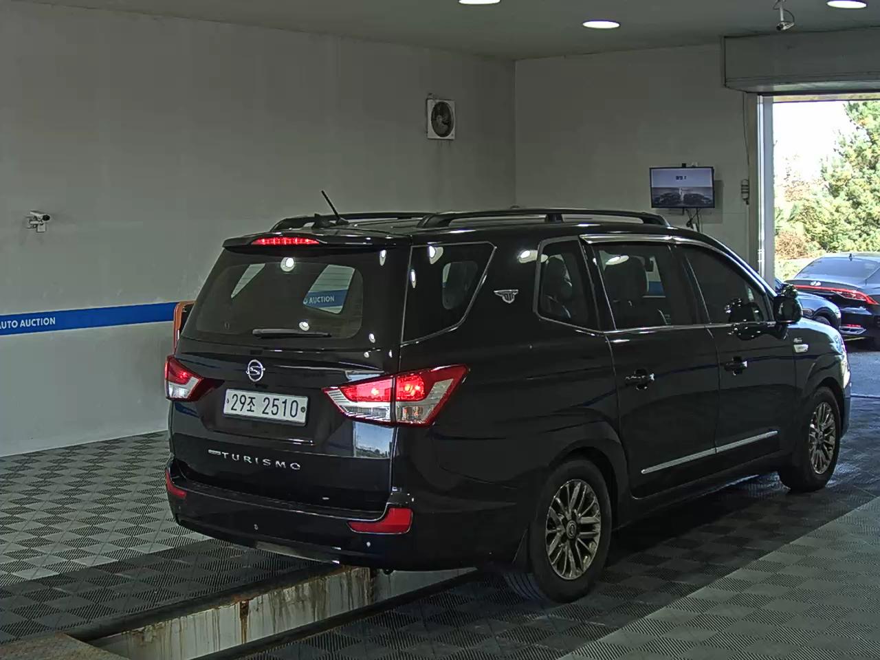 KG MOBILITY (SSANGYONG) KORANDO TOURISMO 2.0 4WD 9-SEATER EXTREME 2015 - zdjęcie 5