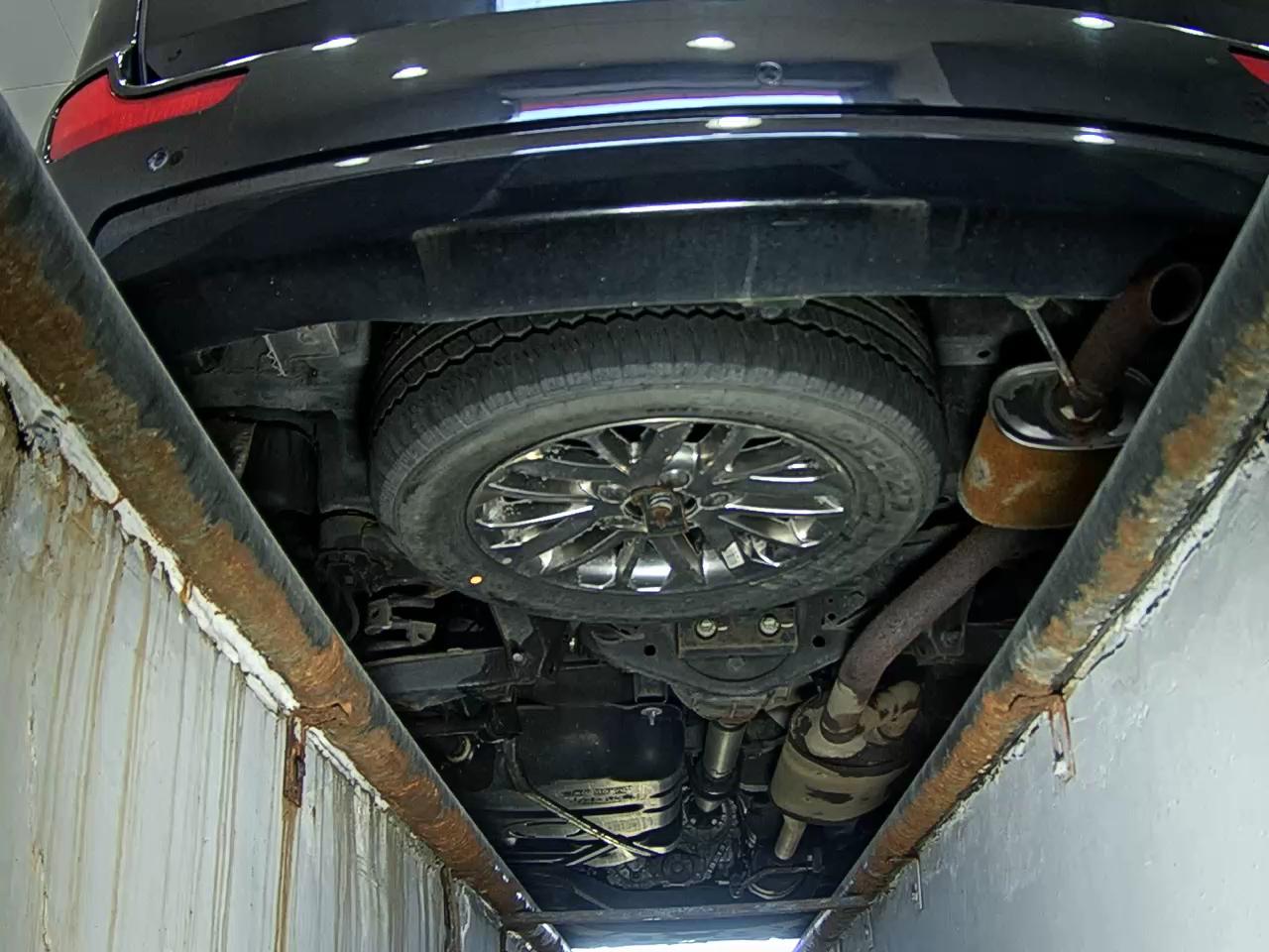 KG MOBILITY (SSANGYONG) KORANDO TOURISMO 2.0 4WD 9-SEATER EXTREME 2015 - zdjęcie 8