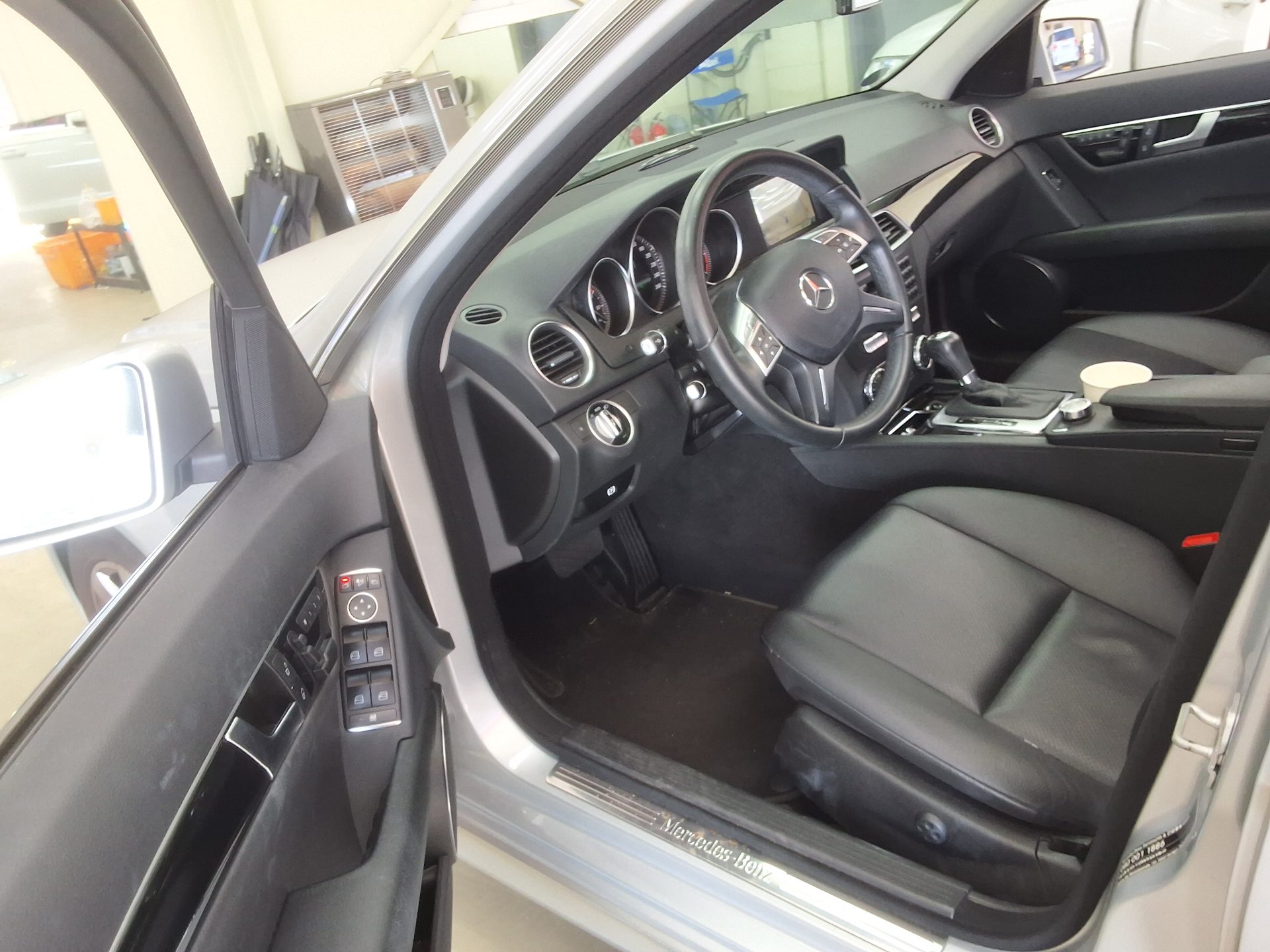 MERCEDES-BENZ C-CLASS (3RD GEN) C220 CDI 2013 - zdjęcie 11