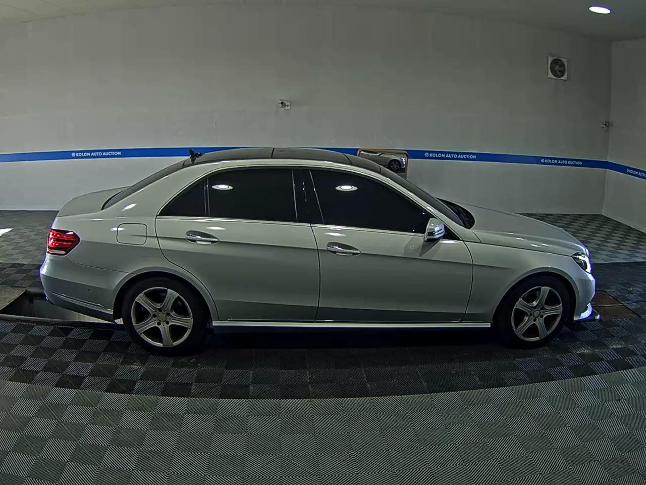 MERCEDES-BENZ E-CLASS (4TH GEN) E250 CDI 4MATIC 2014 - zdjęcie 4