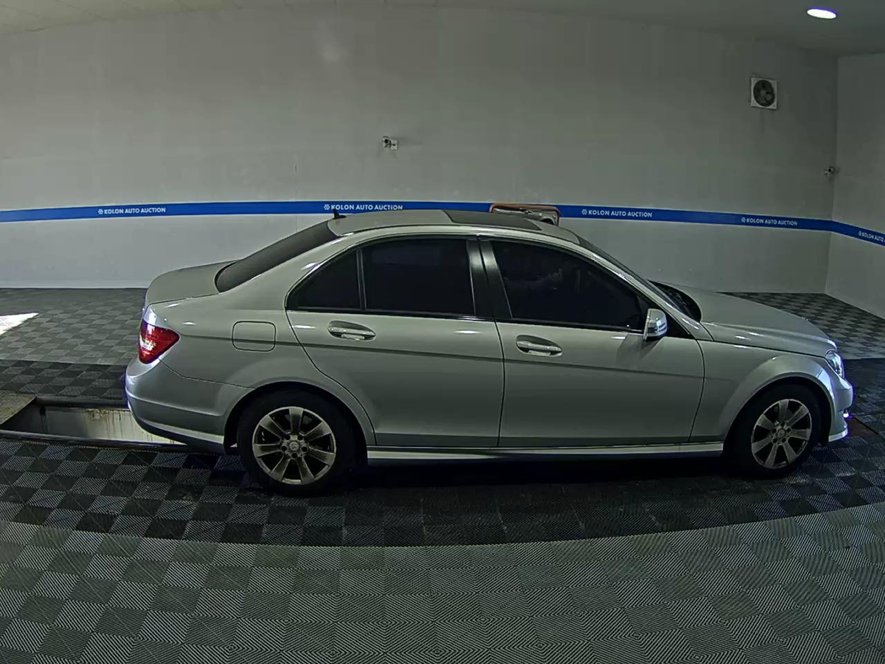 MERCEDES-BENZ C-CLASS (3RD GEN) C220 CDI 2013 - zdjęcie 4