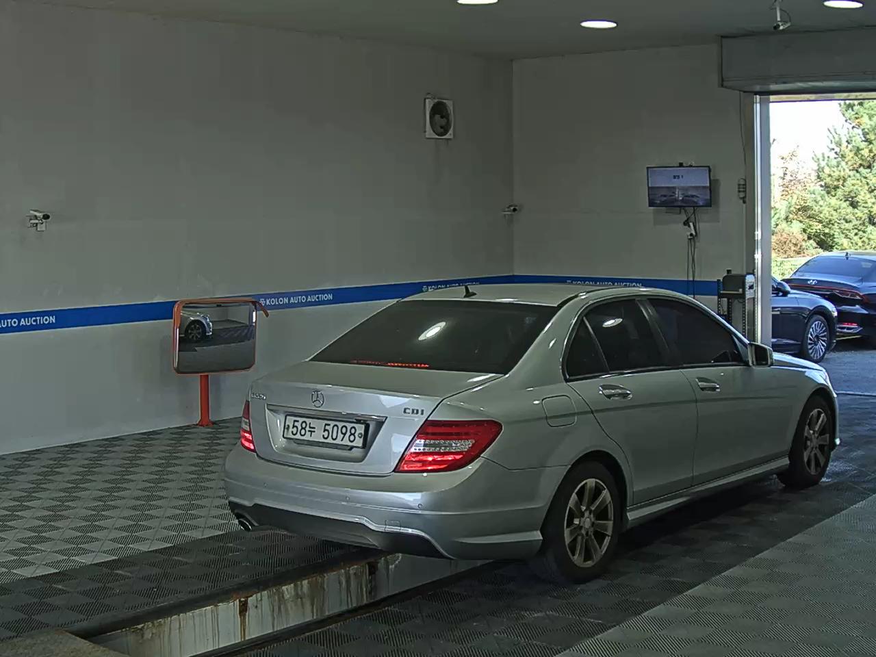 MERCEDES-BENZ C-CLASS (3RD GEN) C220 CDI 2013 - zdjęcie 5