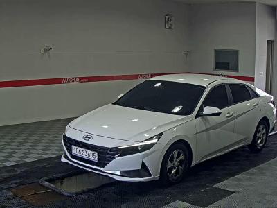 Hyundai Elantra 2022 — фото з SellCar Auction