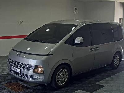 2022 Hyundai Staria