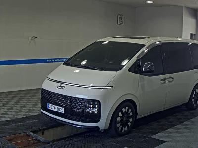 2025 Hyundai Staria