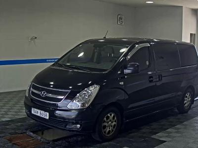 HYUNDAI GRAND STAREX 5-SEATER DIESEL VAN CVX PREMIUM
