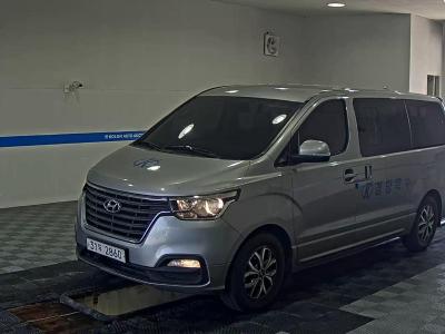 HYUNDAI THE NEW GRAND STAREX 9-SEATER DIESEL PREMIUM SPECIAL