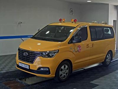 HYUNDAI THE NEW GRAND STAREX 12-SEATER LPi SMART