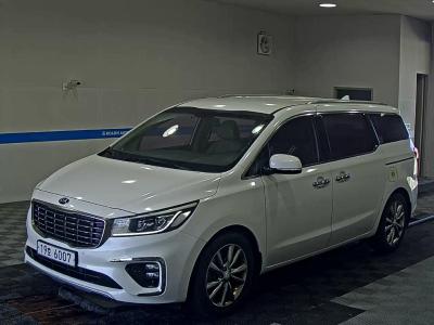 KIA THE NEW CARNIVAL LIMOUSINE 7-SEATER DIESEL VIP