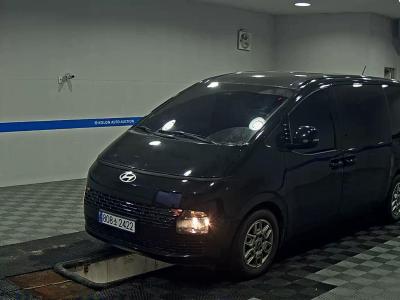 2025 Hyundai Staria