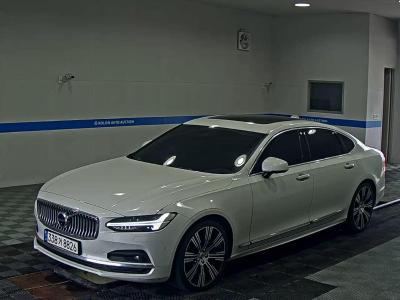 2021 Volvo S90