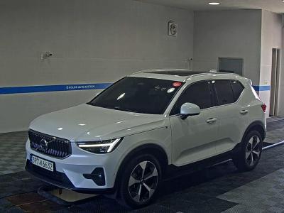 2024 Volvo XC40 2.0 B4 AWD 얼티메이트 브 Light