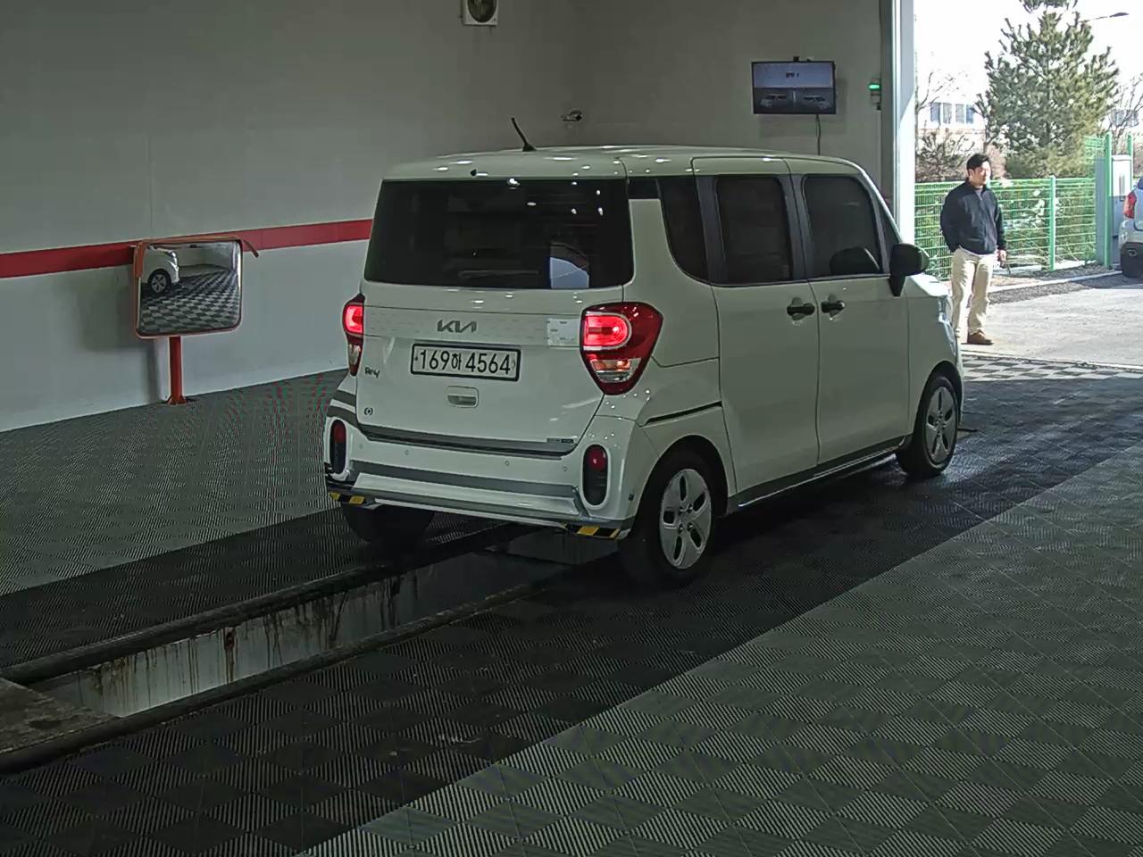 2022 - kia ray