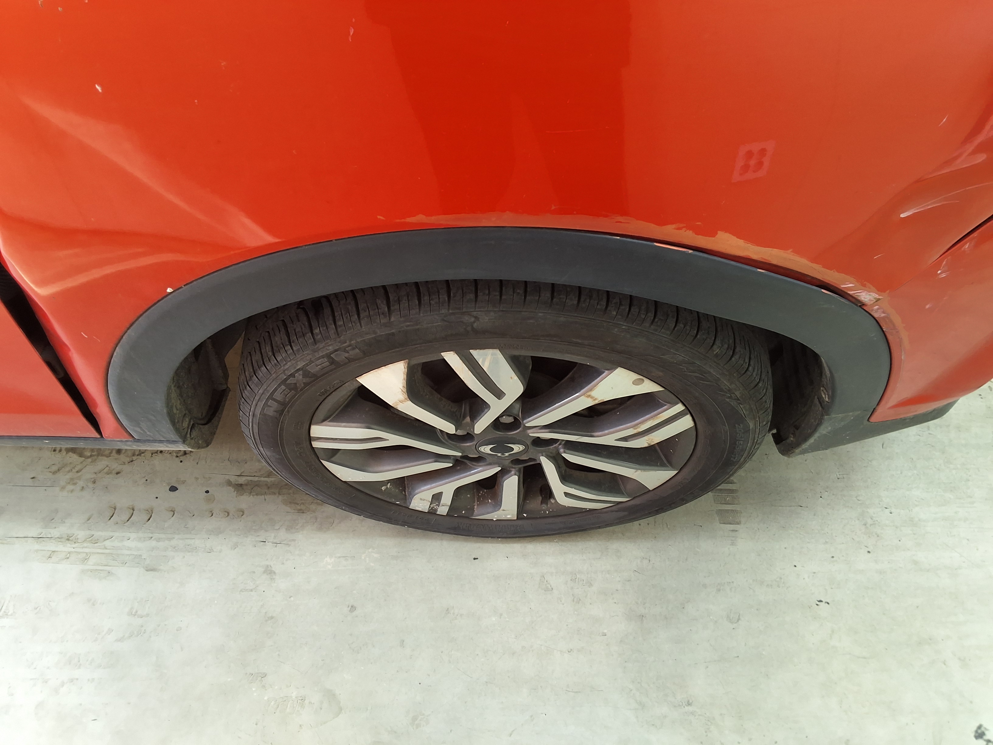 KG Mobility Tivoli 2019 - Image 21