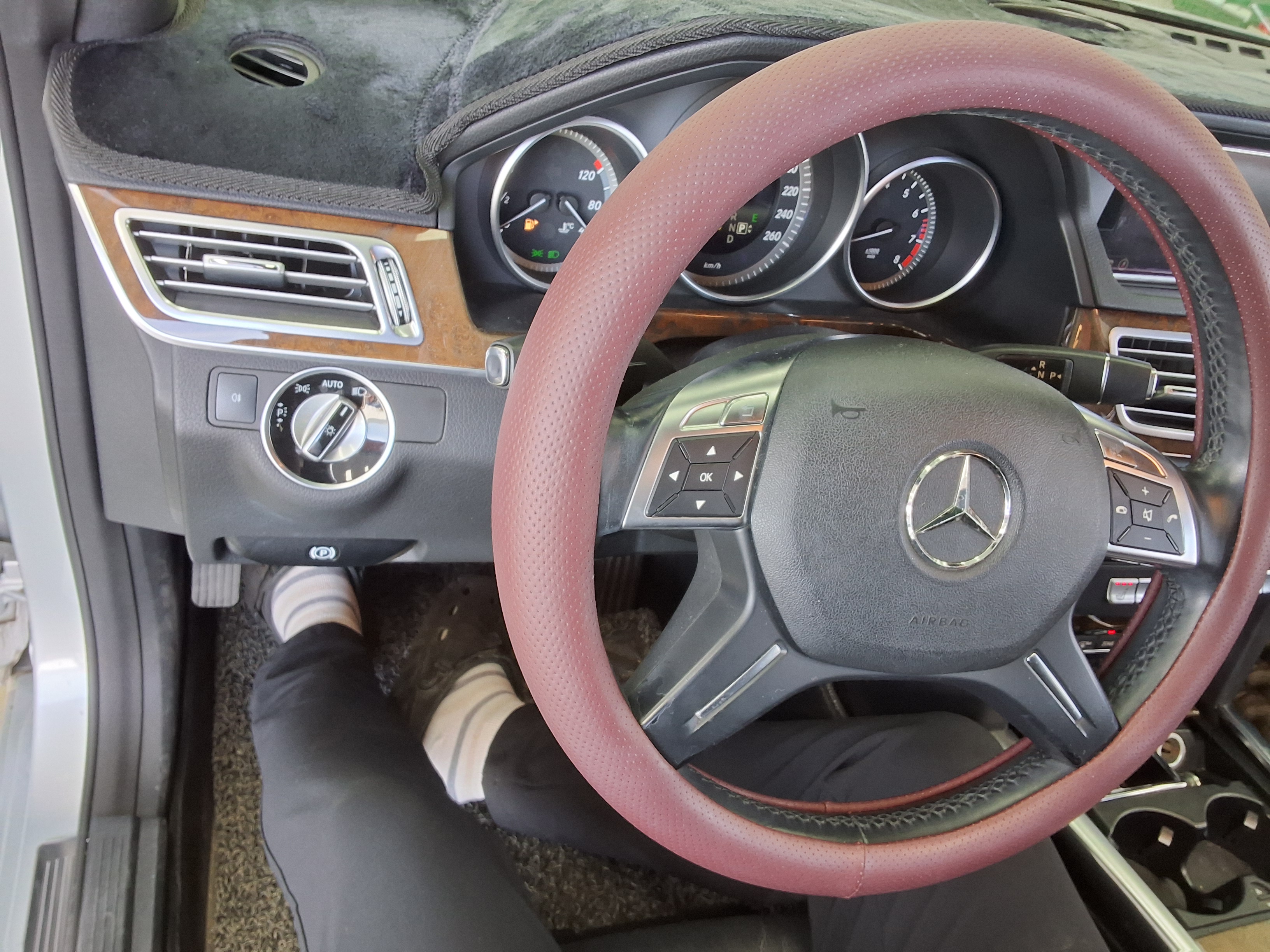 Mercedes-Benz E-Class 2014 - Image 16