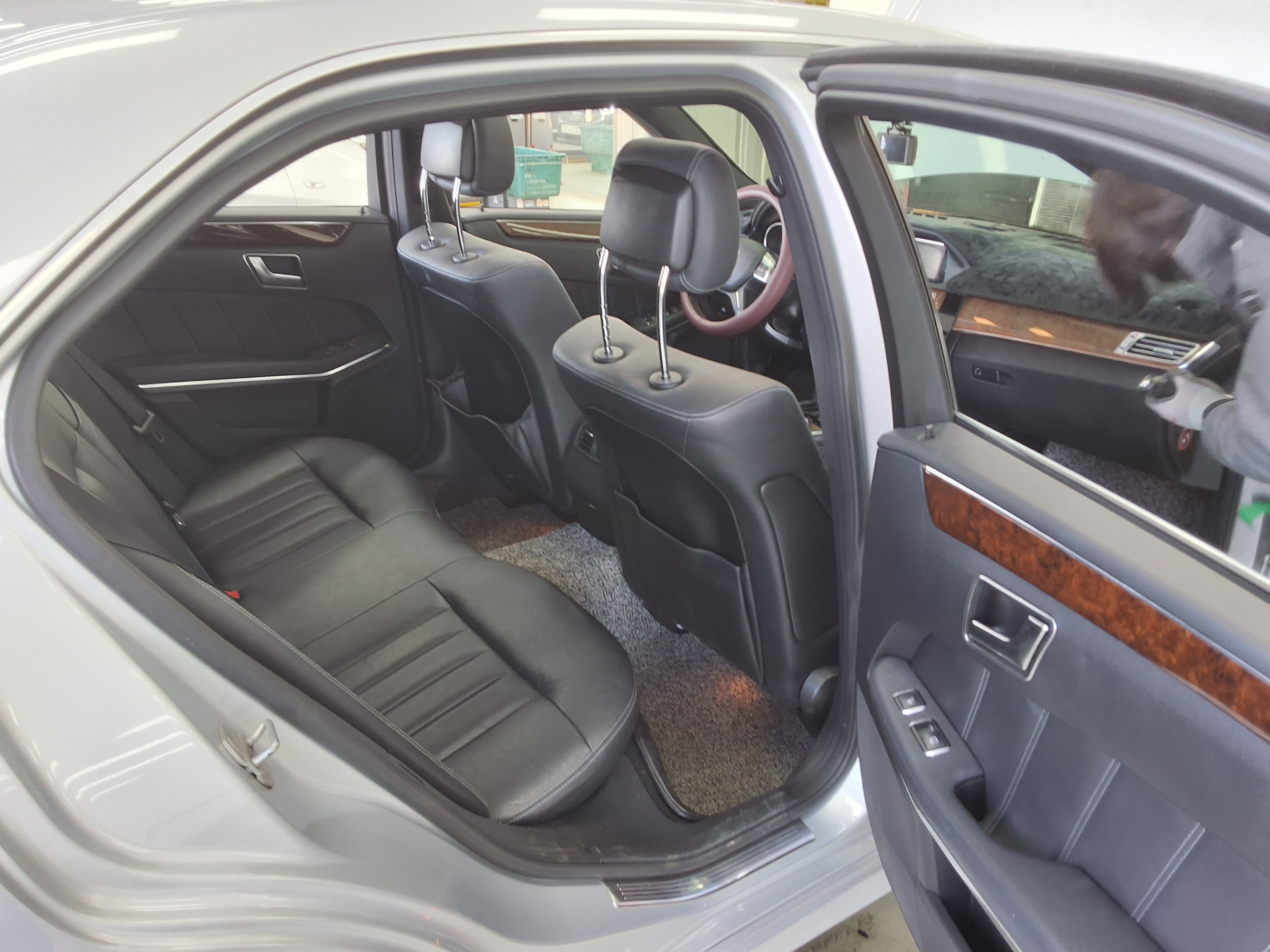 Mercedes-Benz E-Class 2014 - Image 12