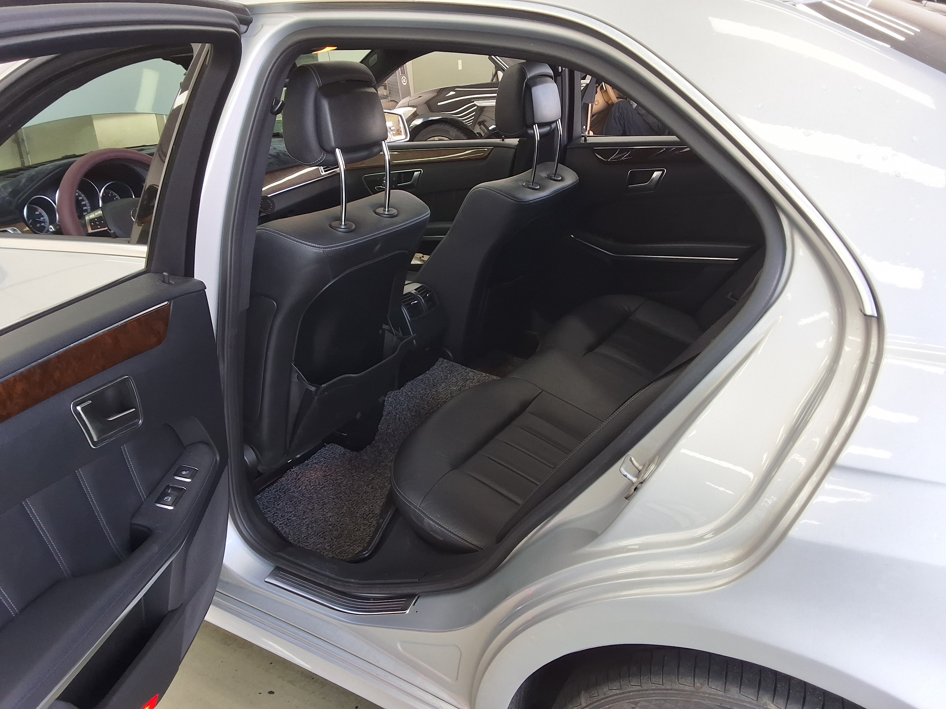 Mercedes-Benz E-Class 2014 - Image 11