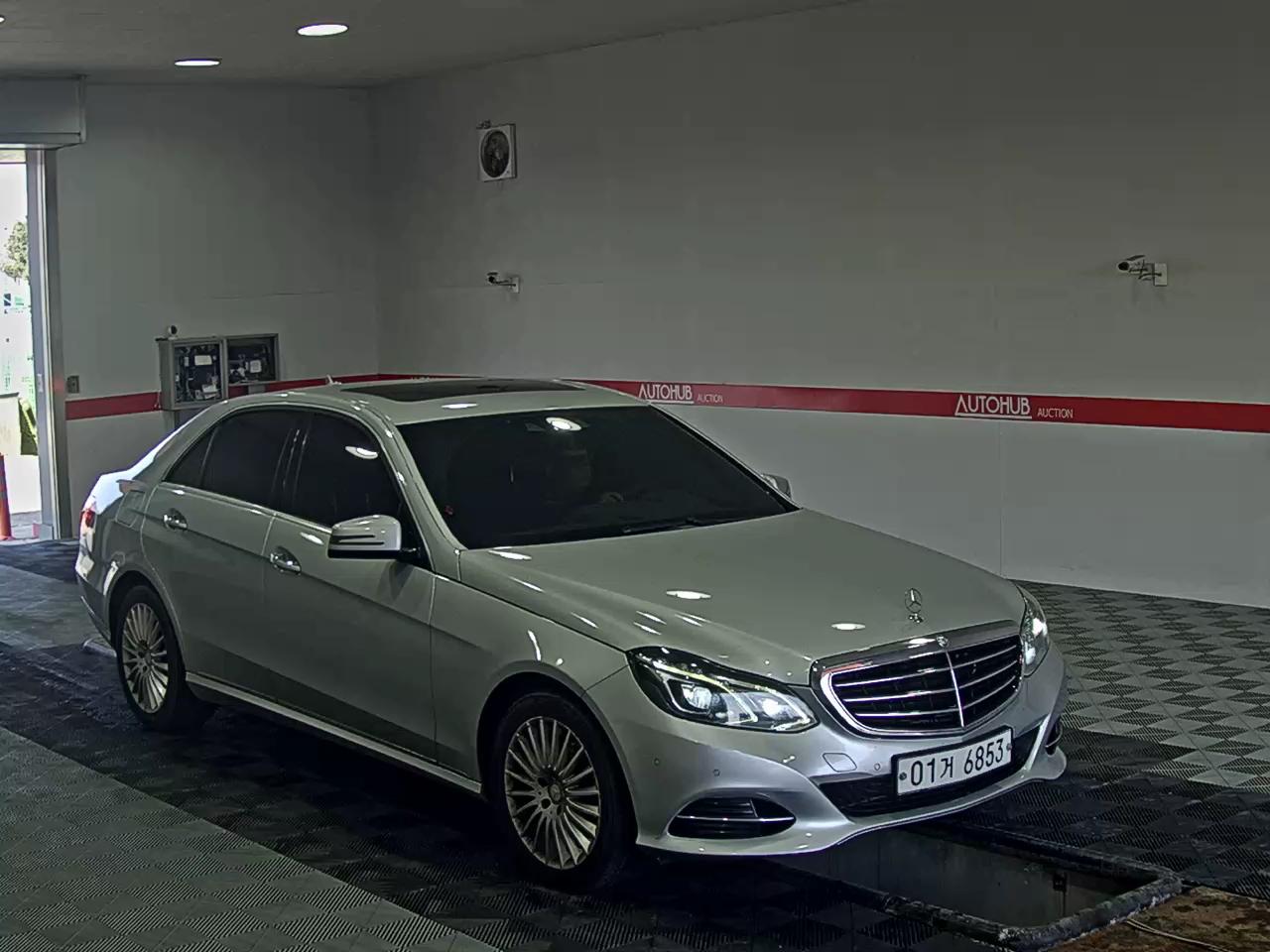 Mercedes-Benz E-Class 2014 - Image 2