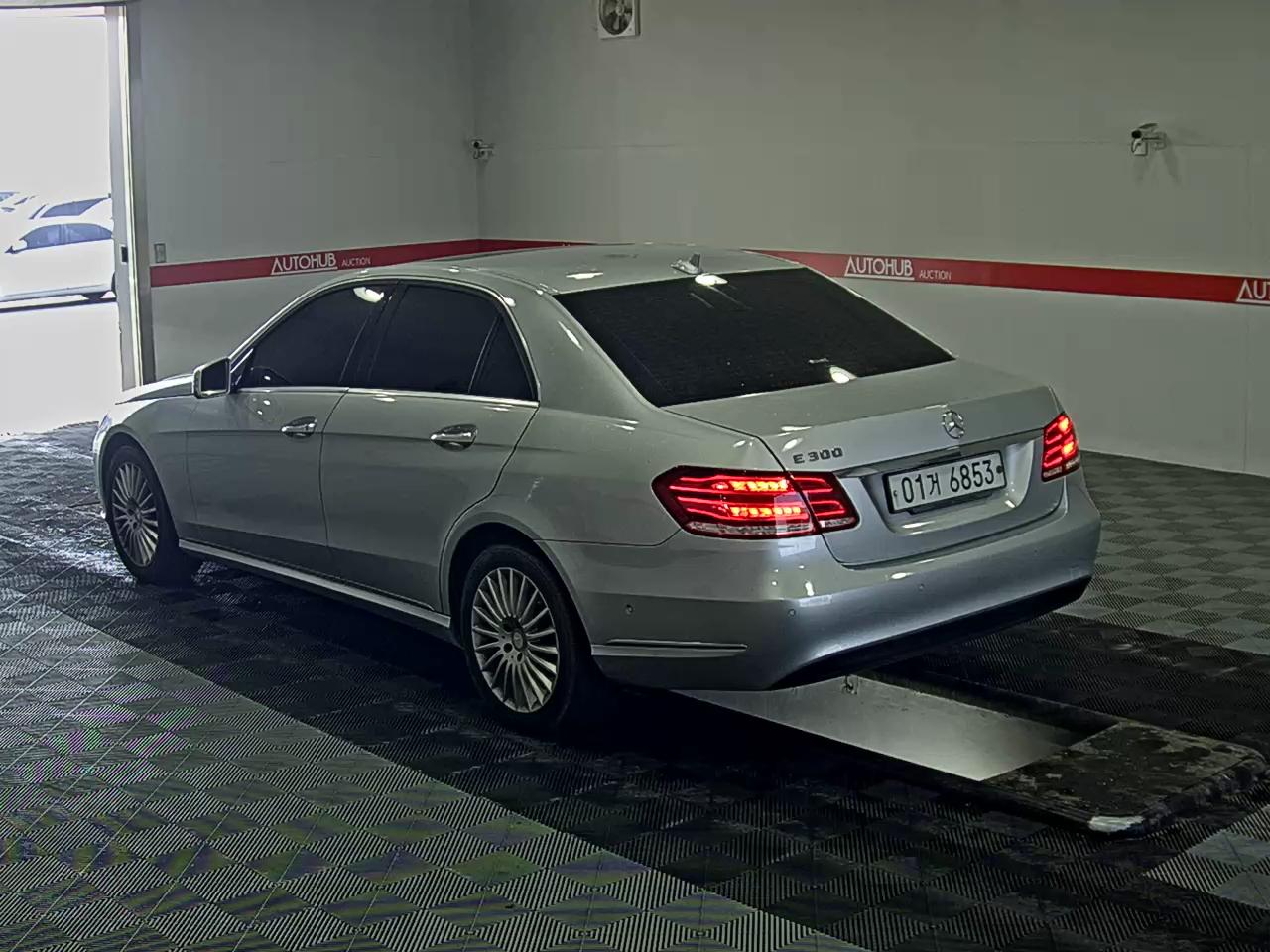 Mercedes-Benz E-Class 2014 - Image 5