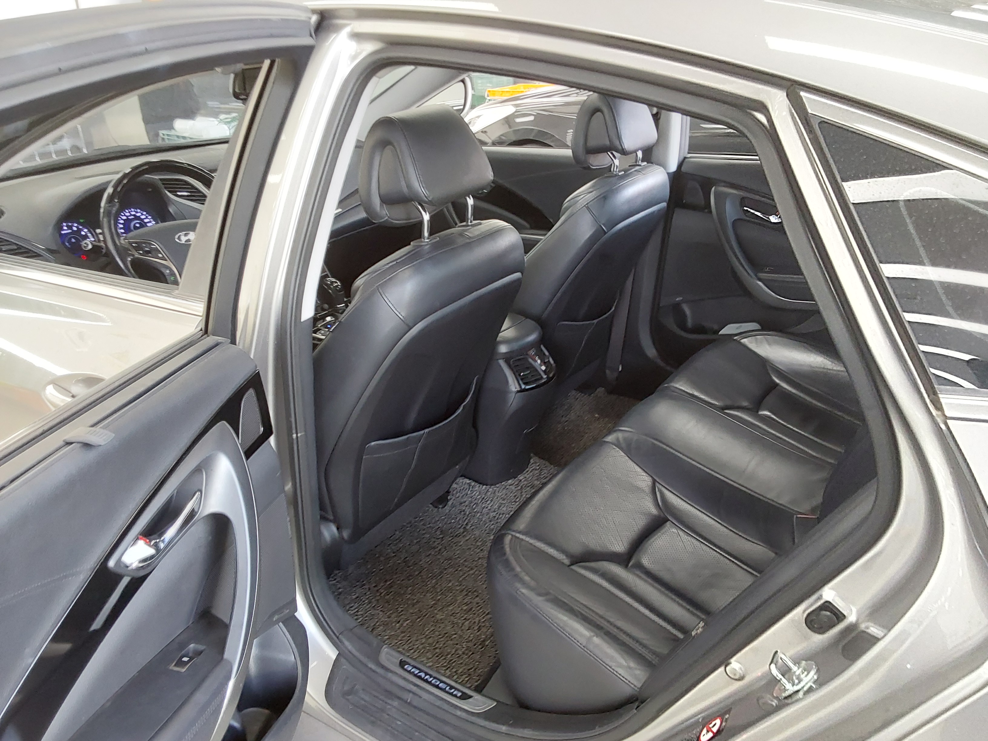Hyundai  그랜저HG 2012 - Image 11