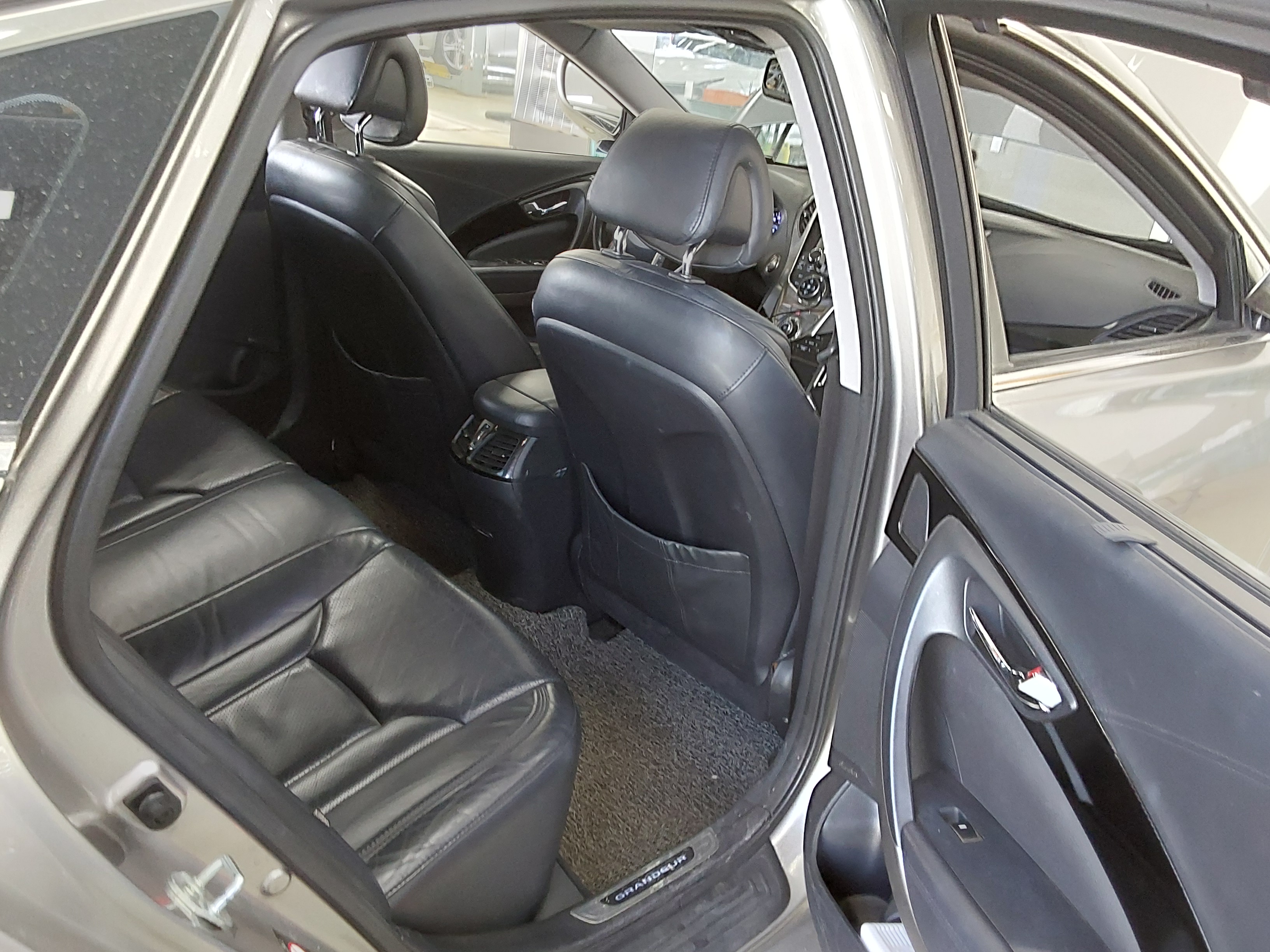 Hyundai  그랜저HG 2012 - Image 12