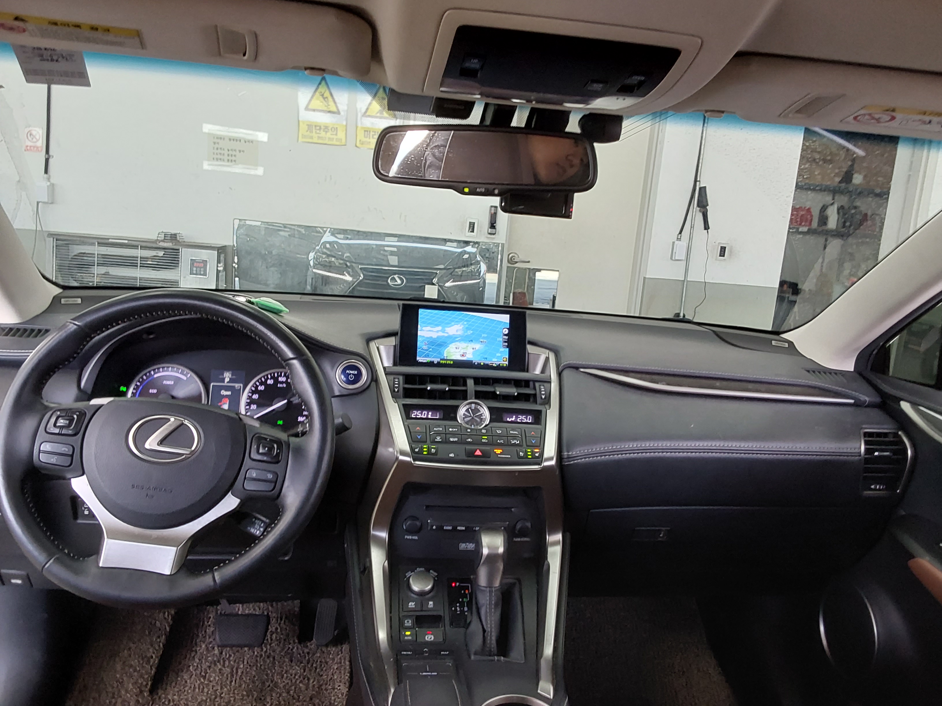 LEXUS NX - 10