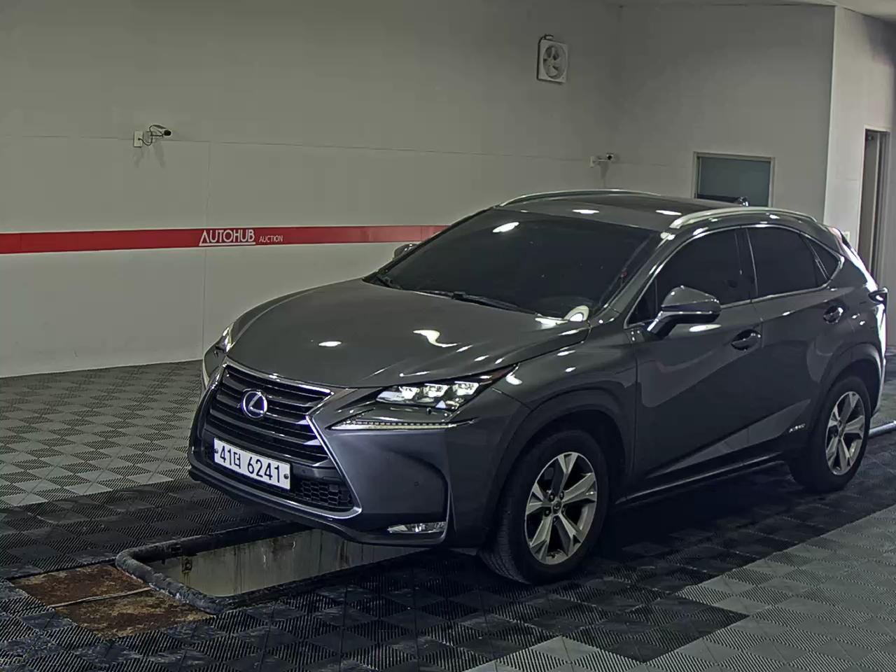 LEXUS NX