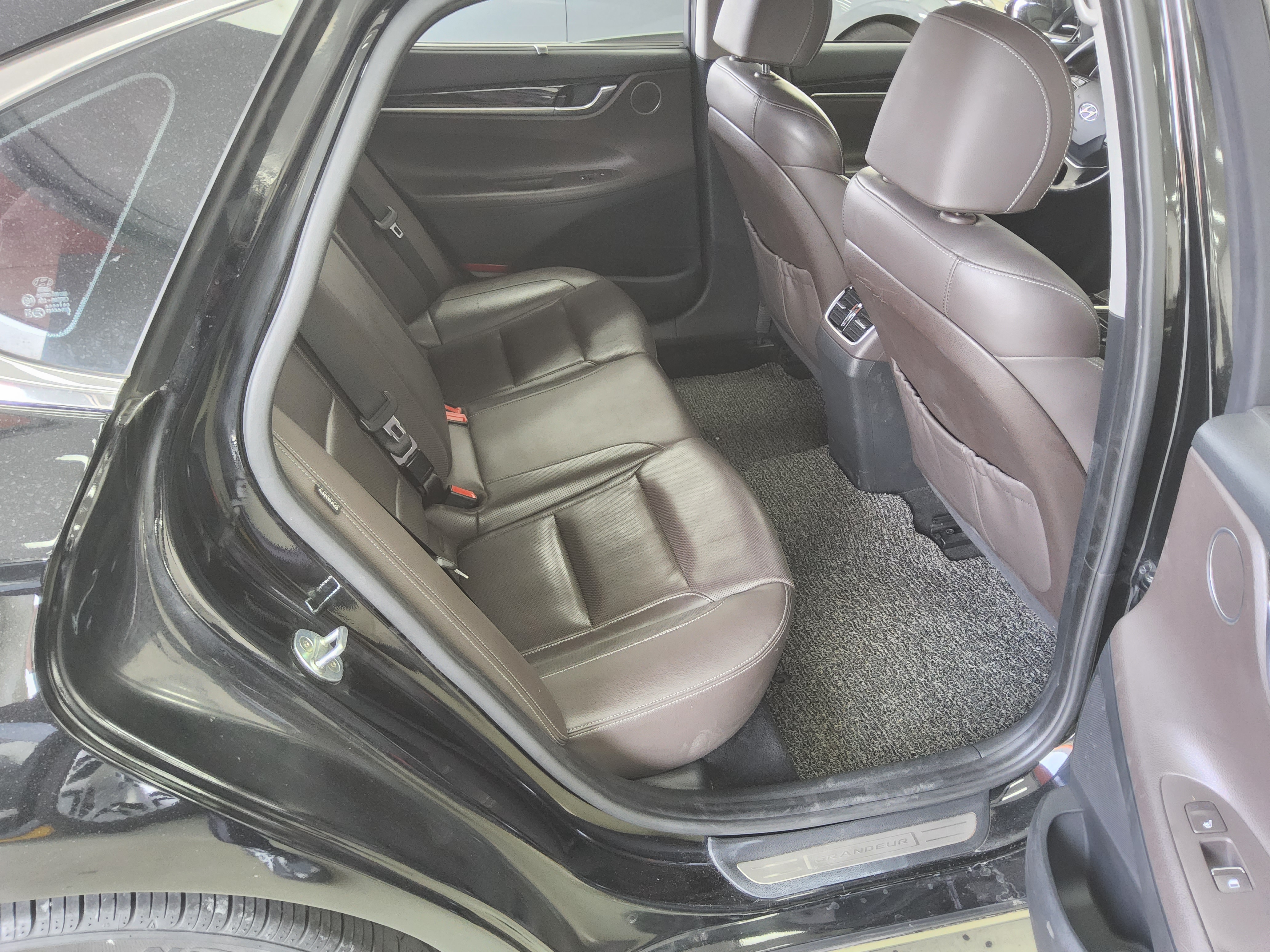 Hyundai  그랜저IG 2018 - Image 12
