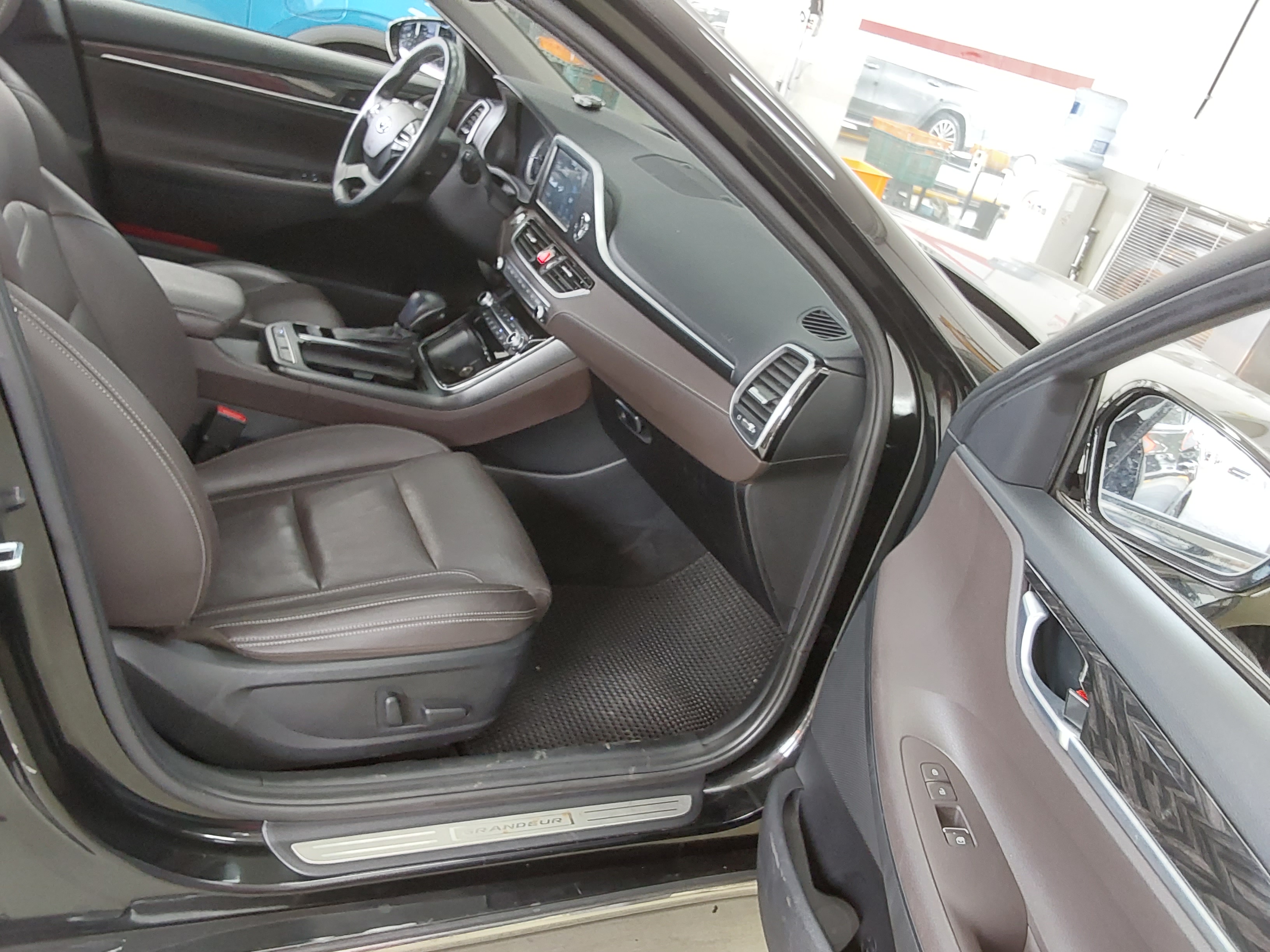 Hyundai Grandeur - 13