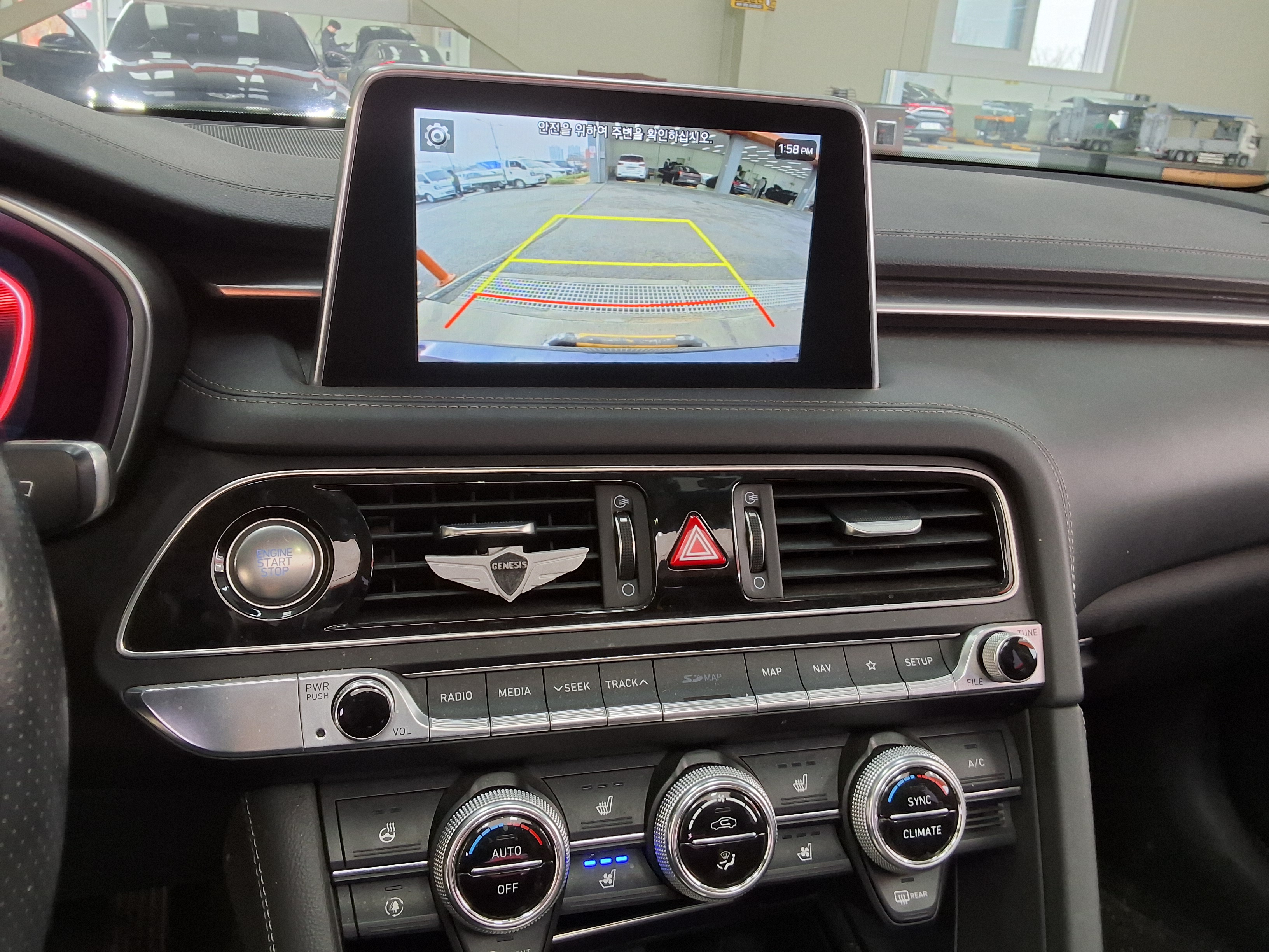 Genesis G70 2020 - Image 16