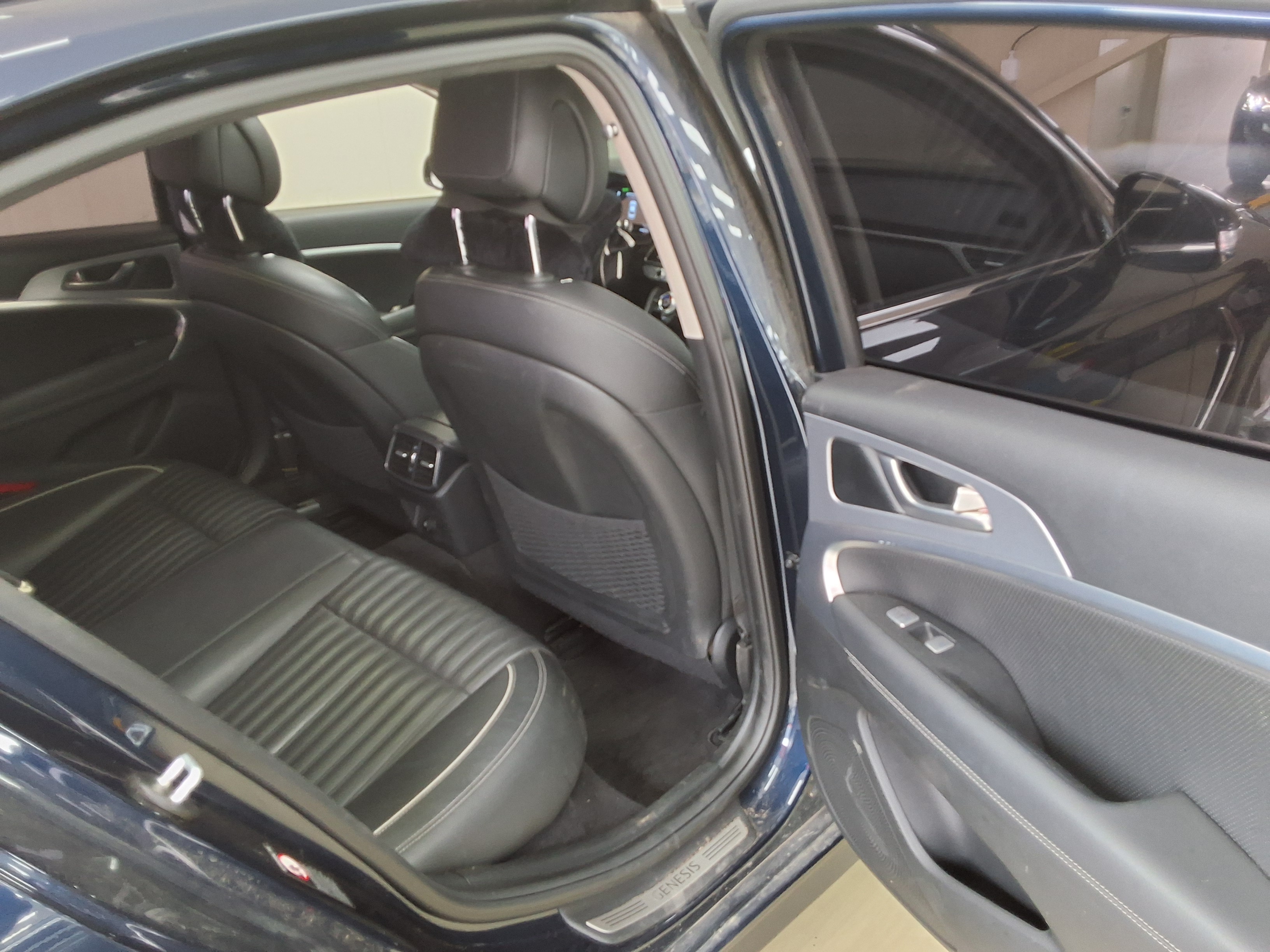 Genesis G70 2020 - Image 12
