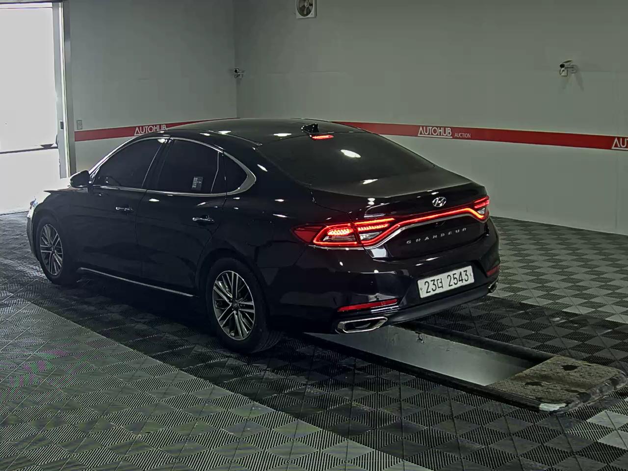 Hyundai Grandeur - 5