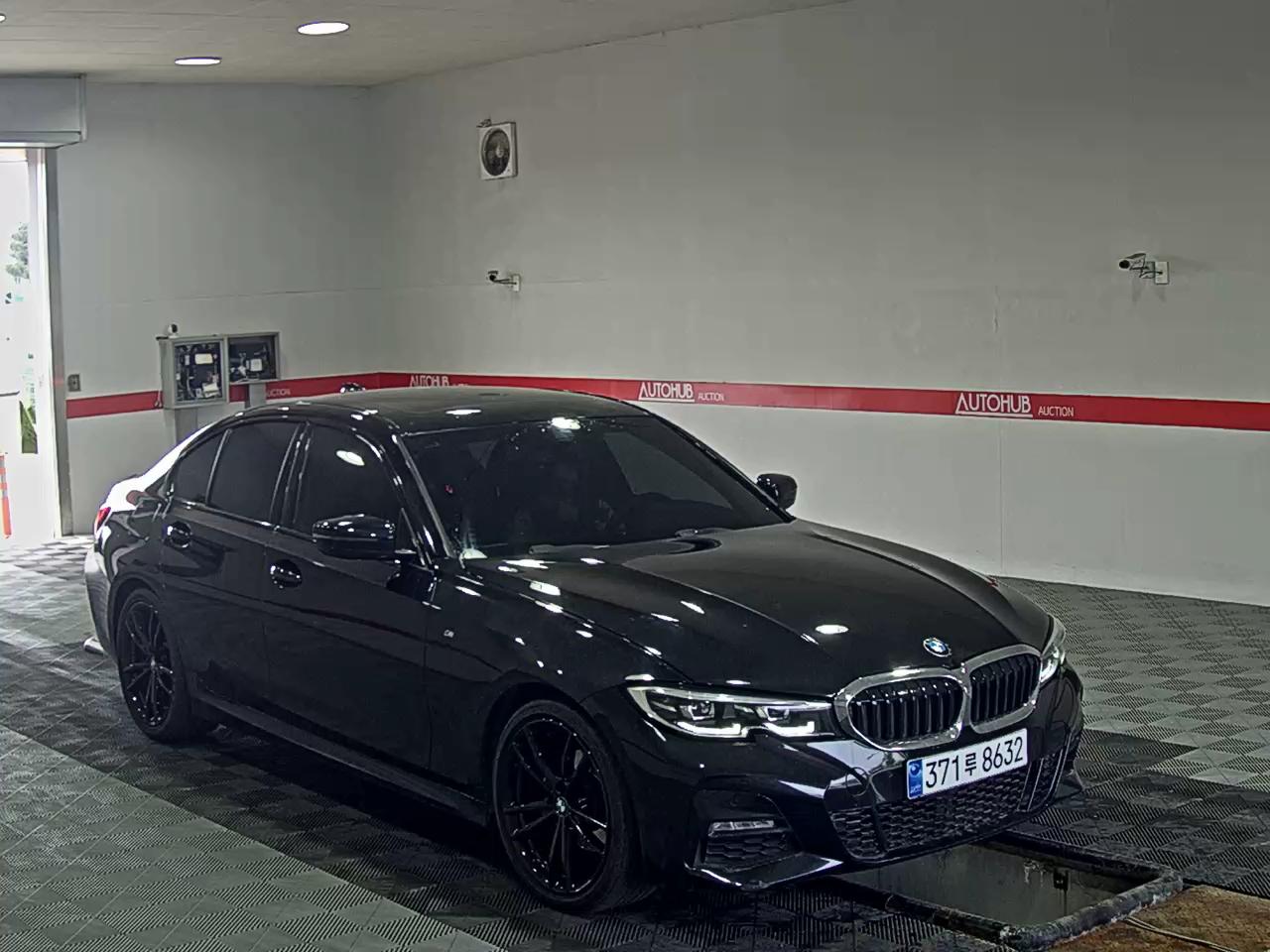 BMW 3 Series 2021 - Image 2