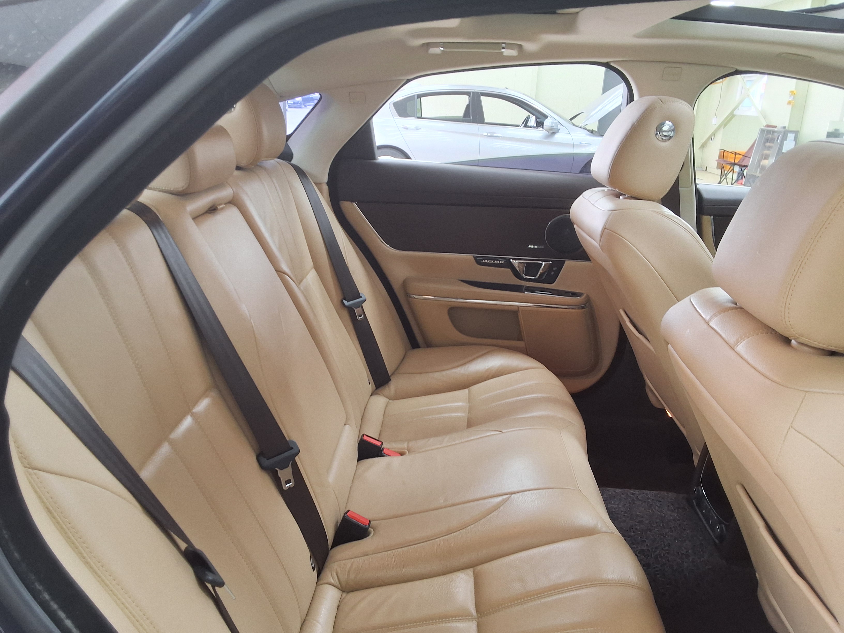 Jaguar Jaguar 2016 - Image 12