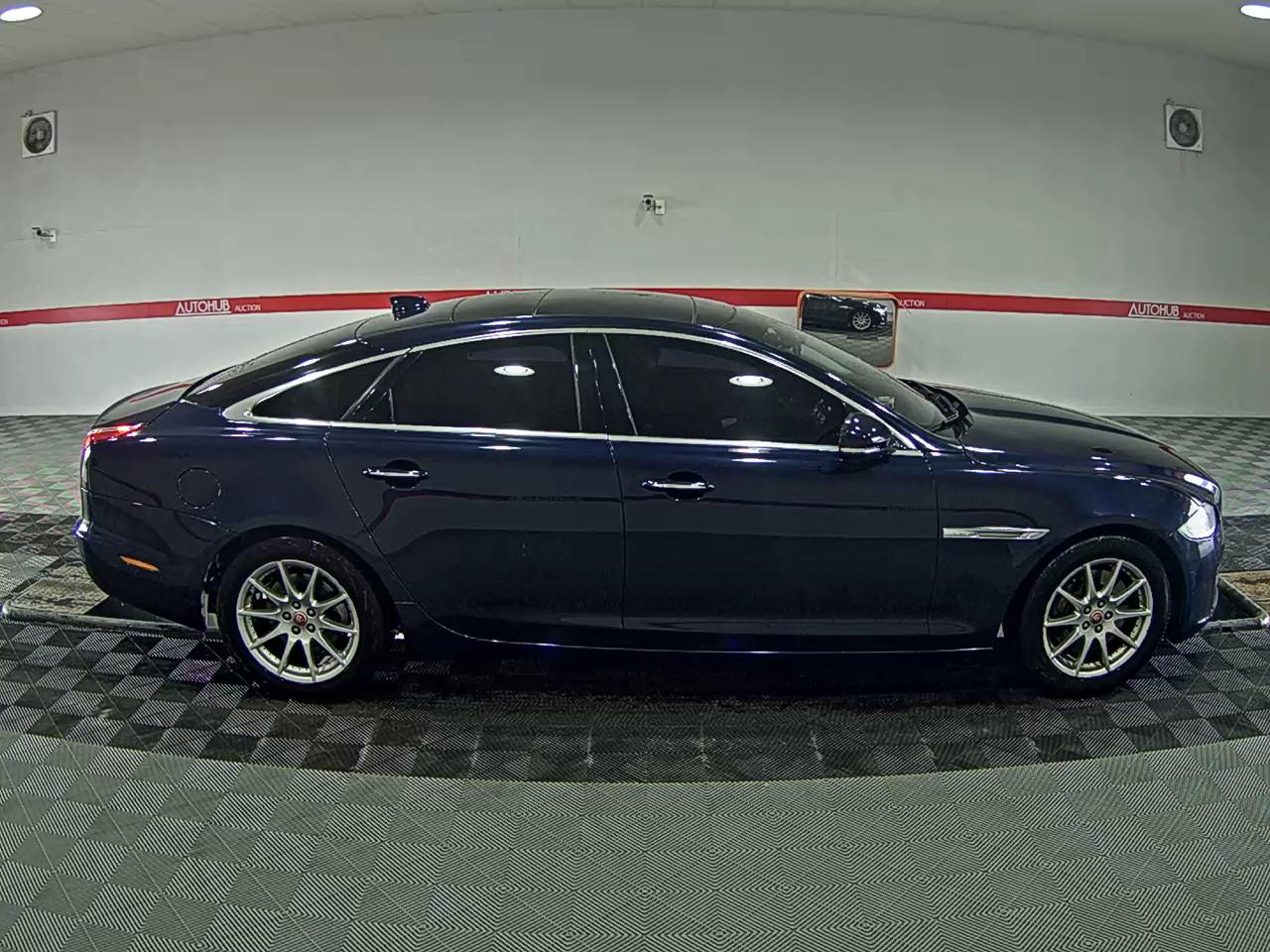 Jaguar Jaguar 2016 - Image 3