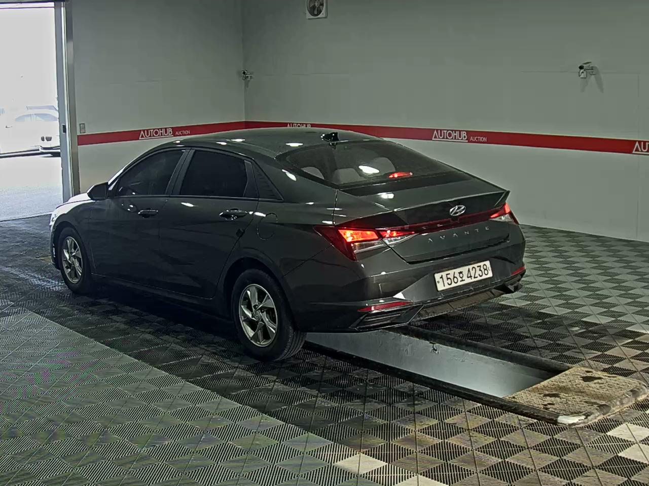 Hyundai Elantra 2022 - Image 5