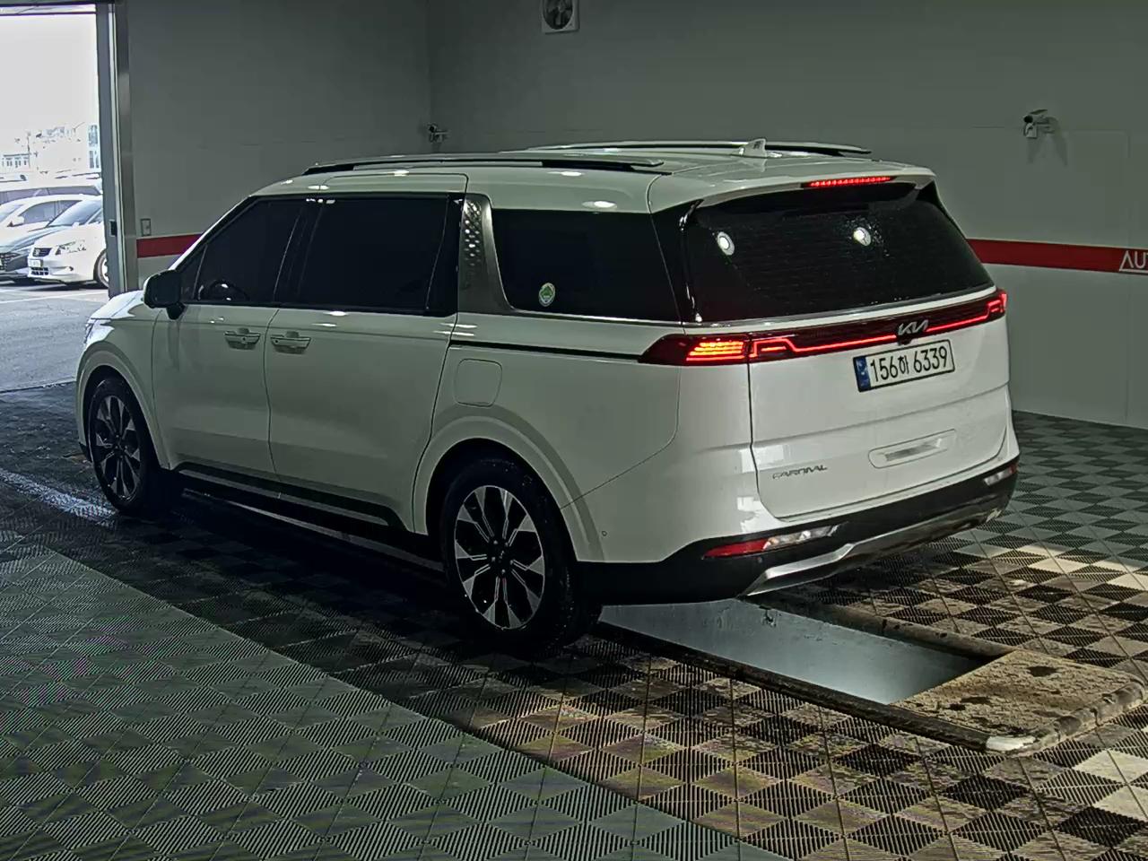 كيا كارنيفال 2023 - صورة 5