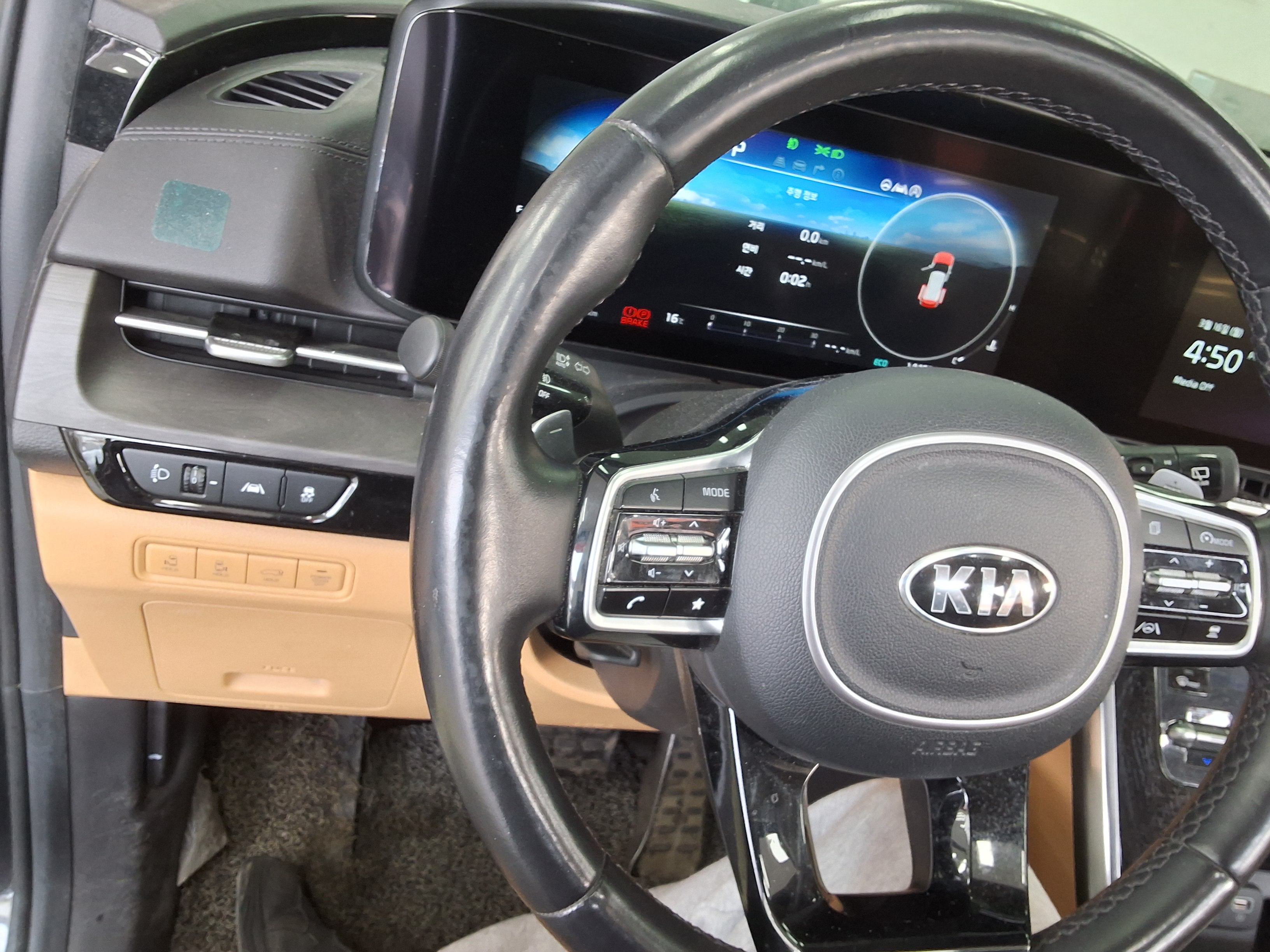 كيا كارنيفال 2021 - صورة 21