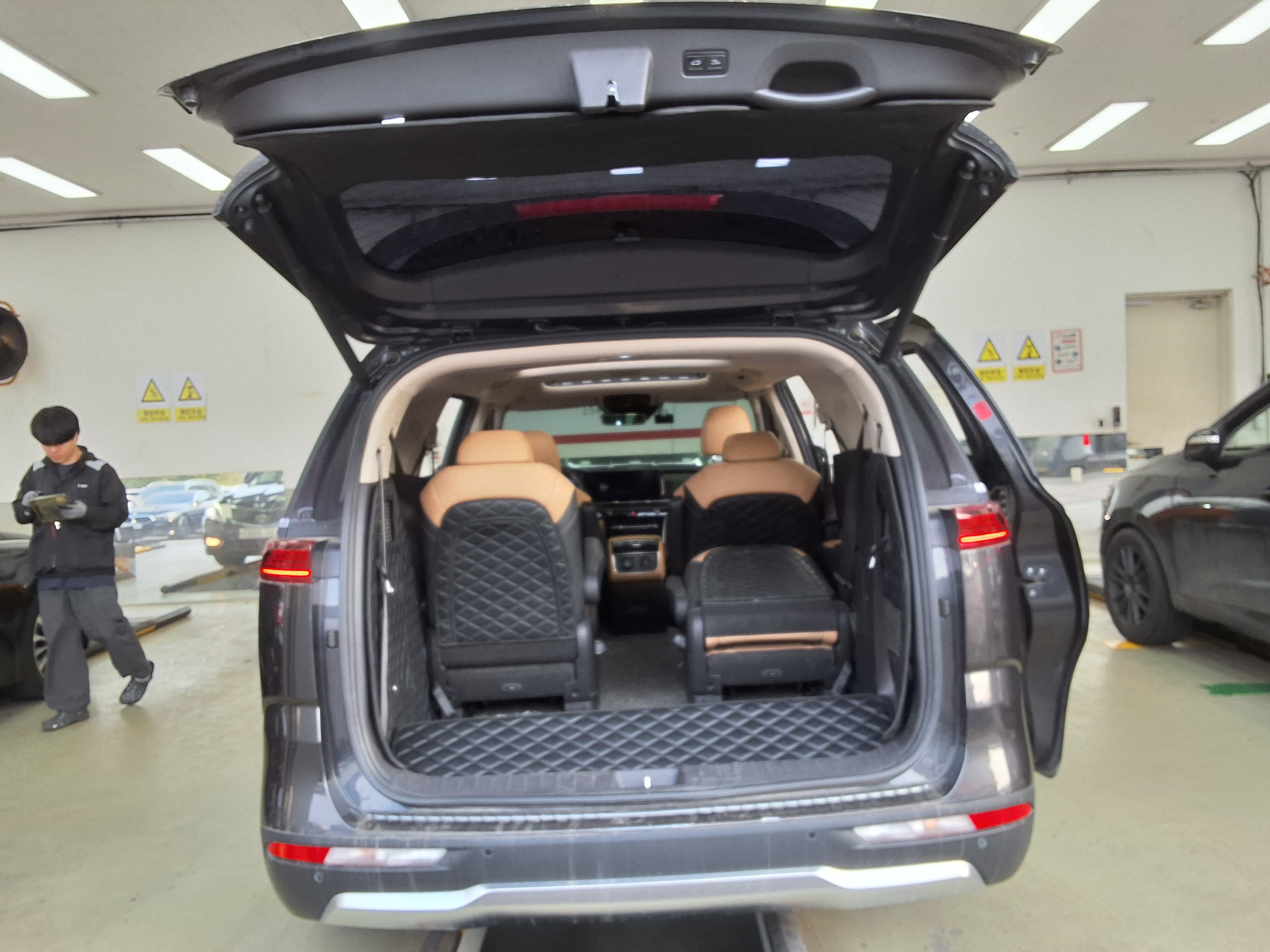 كيا كارنيفال 2021 - صورة 14