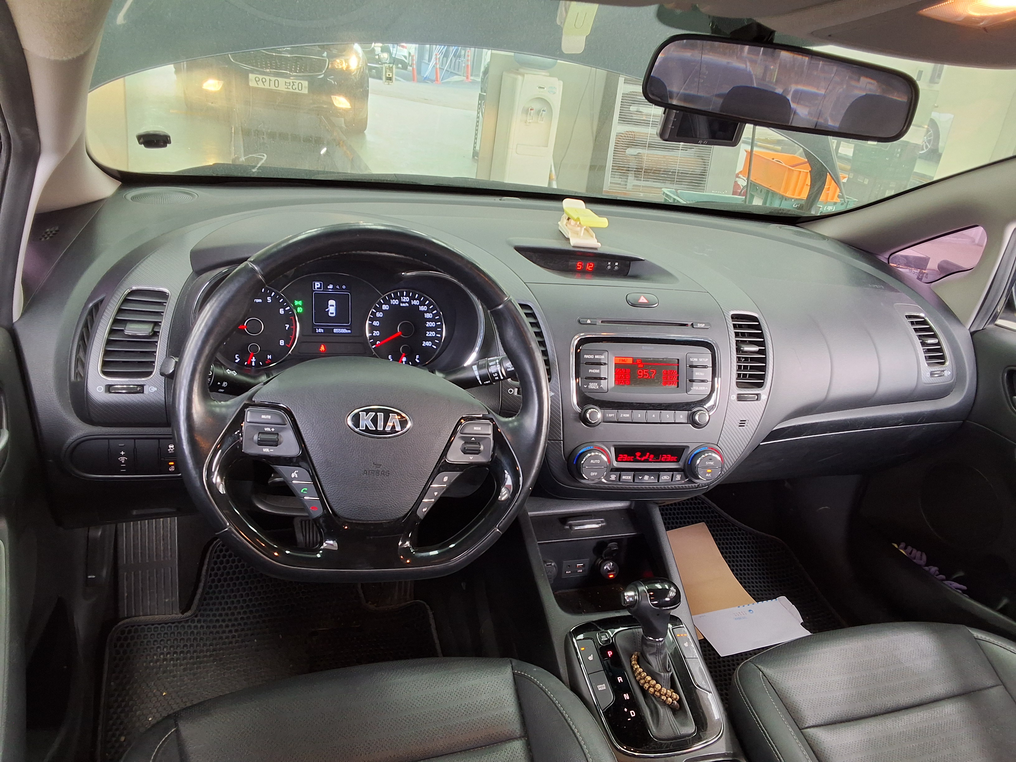 Kia K3 2016 - Image 10