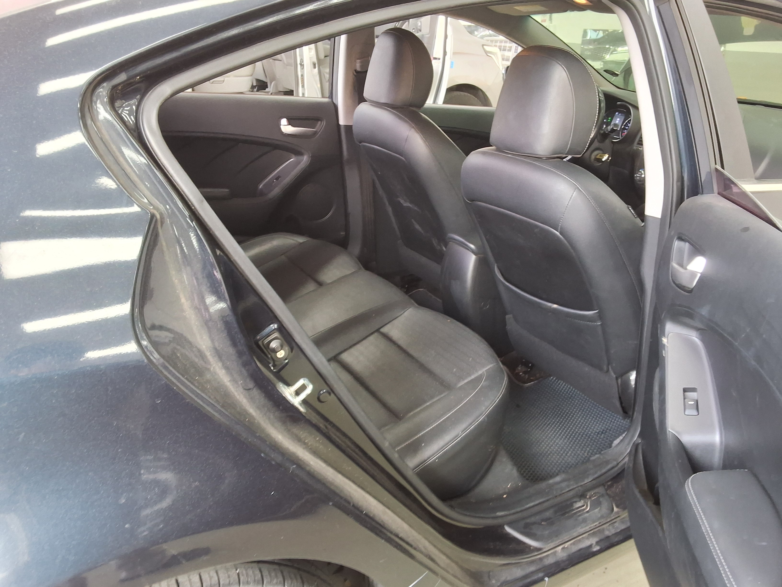 Kia K3 2016 - Image 12