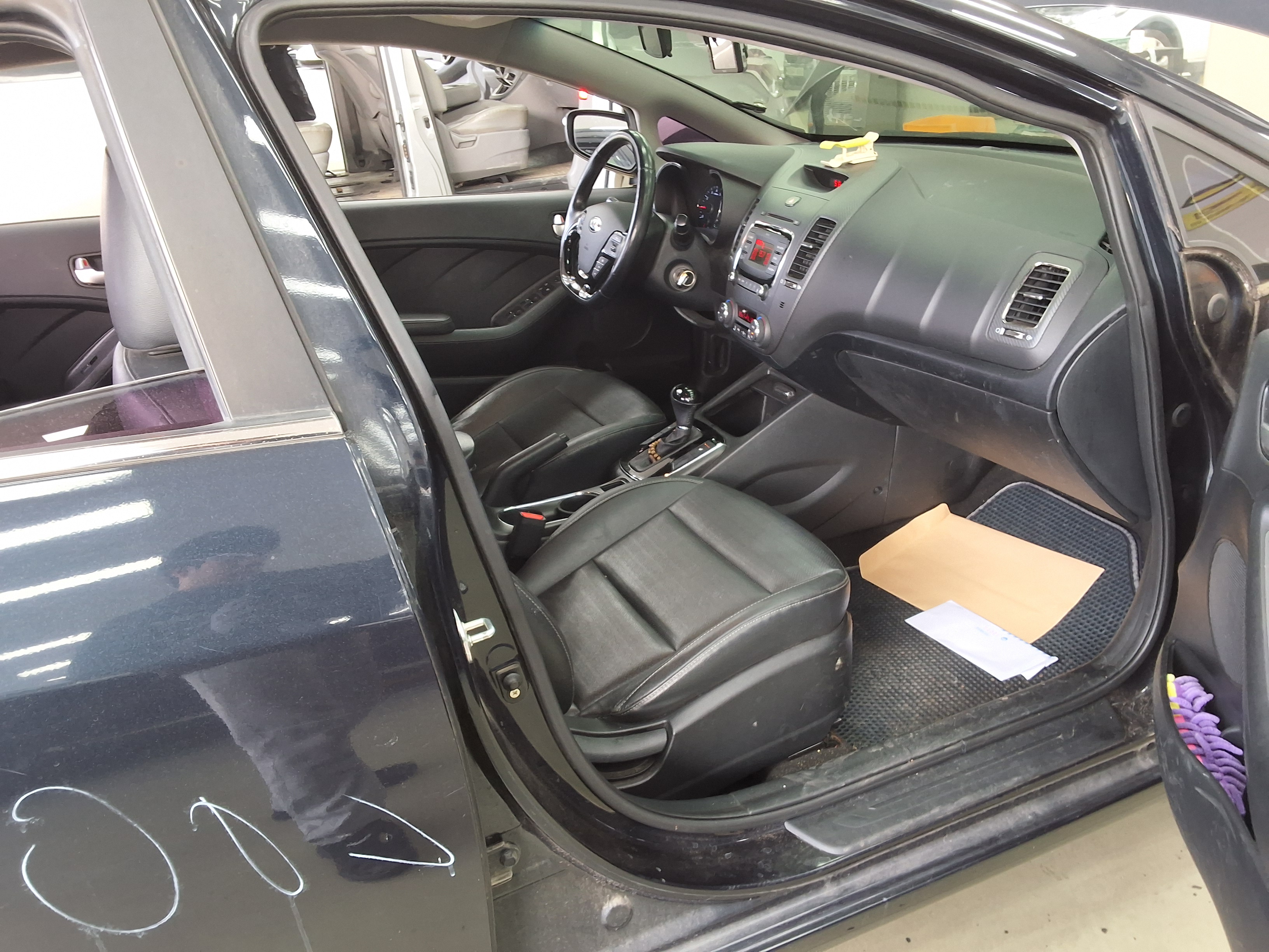 Kia K3 2016 - Image 13