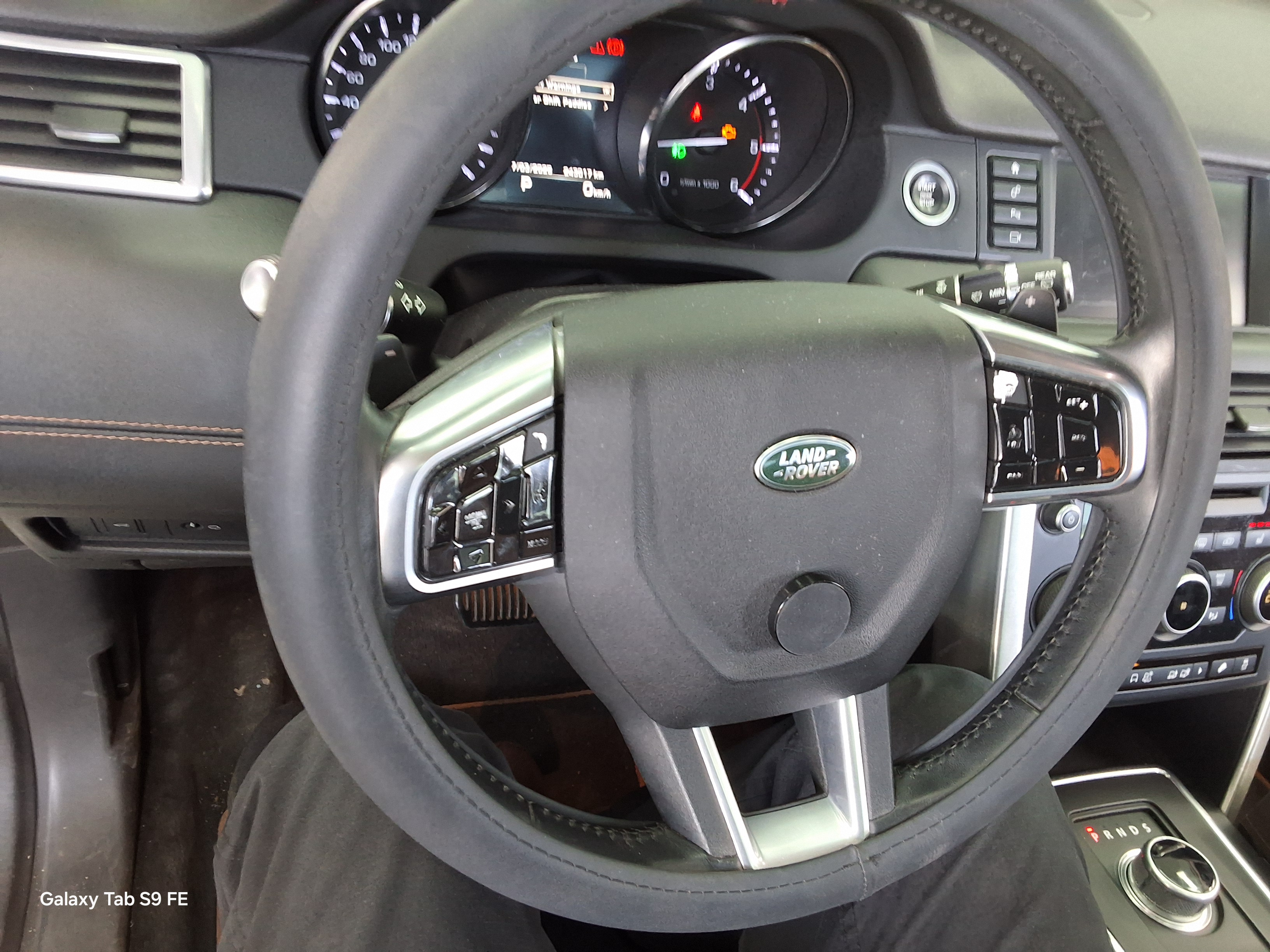 Land Rover Discovery 2016 - Image 16