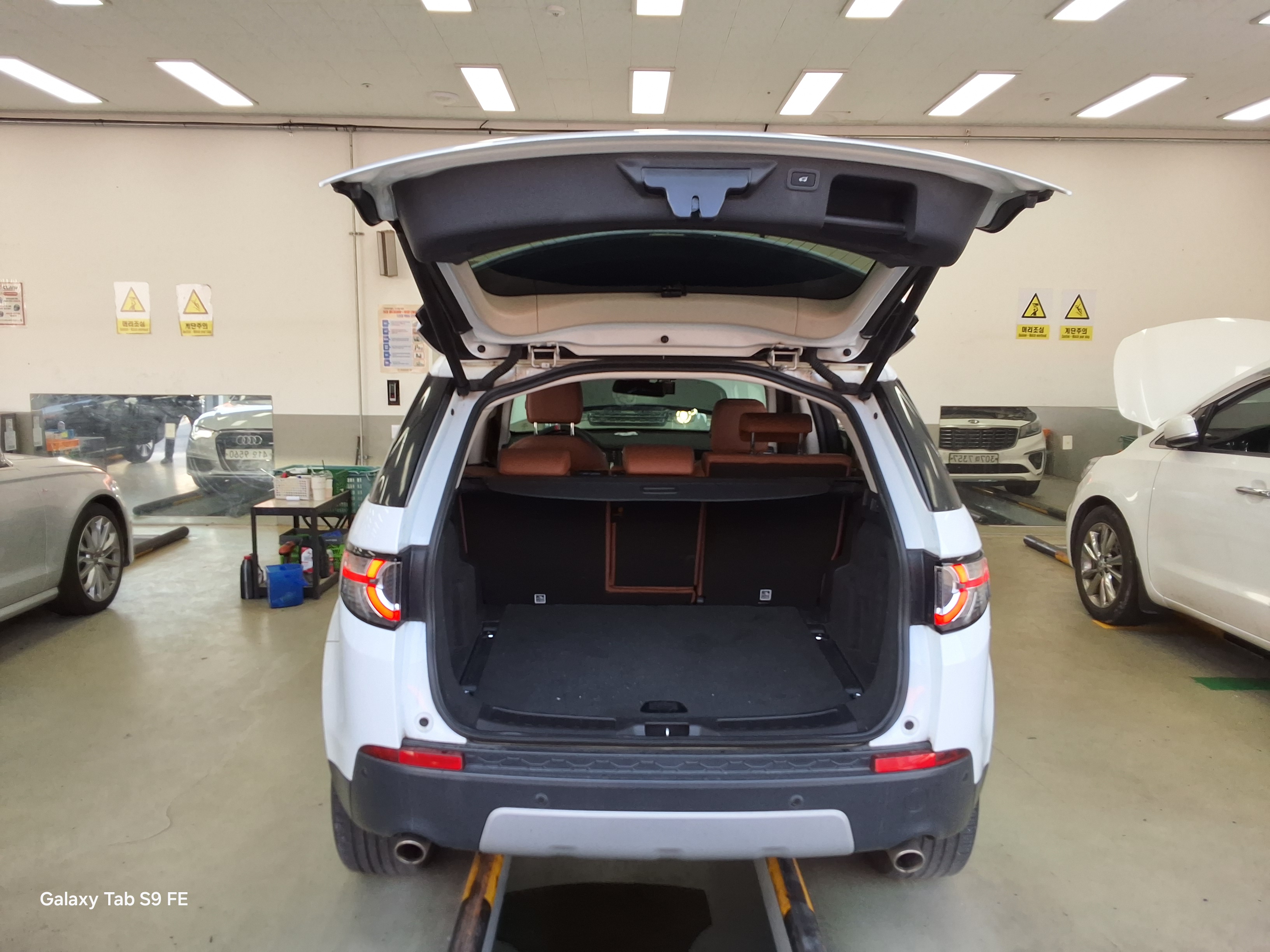 Land Rover Discovery 2016 - Image 14